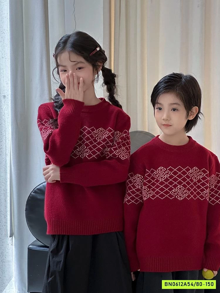 COUPLE LEN ĐỎ HỌA TIẾT