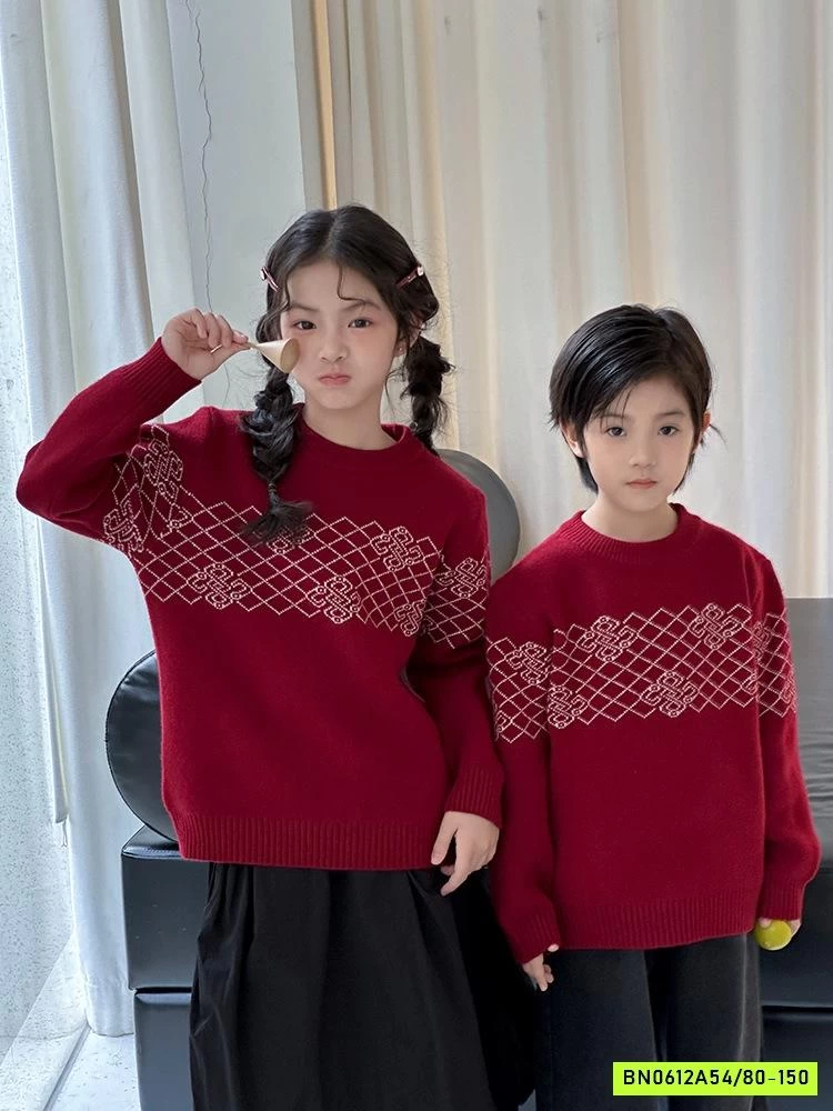 COUPLE LEN ĐỎ HỌA TIẾT