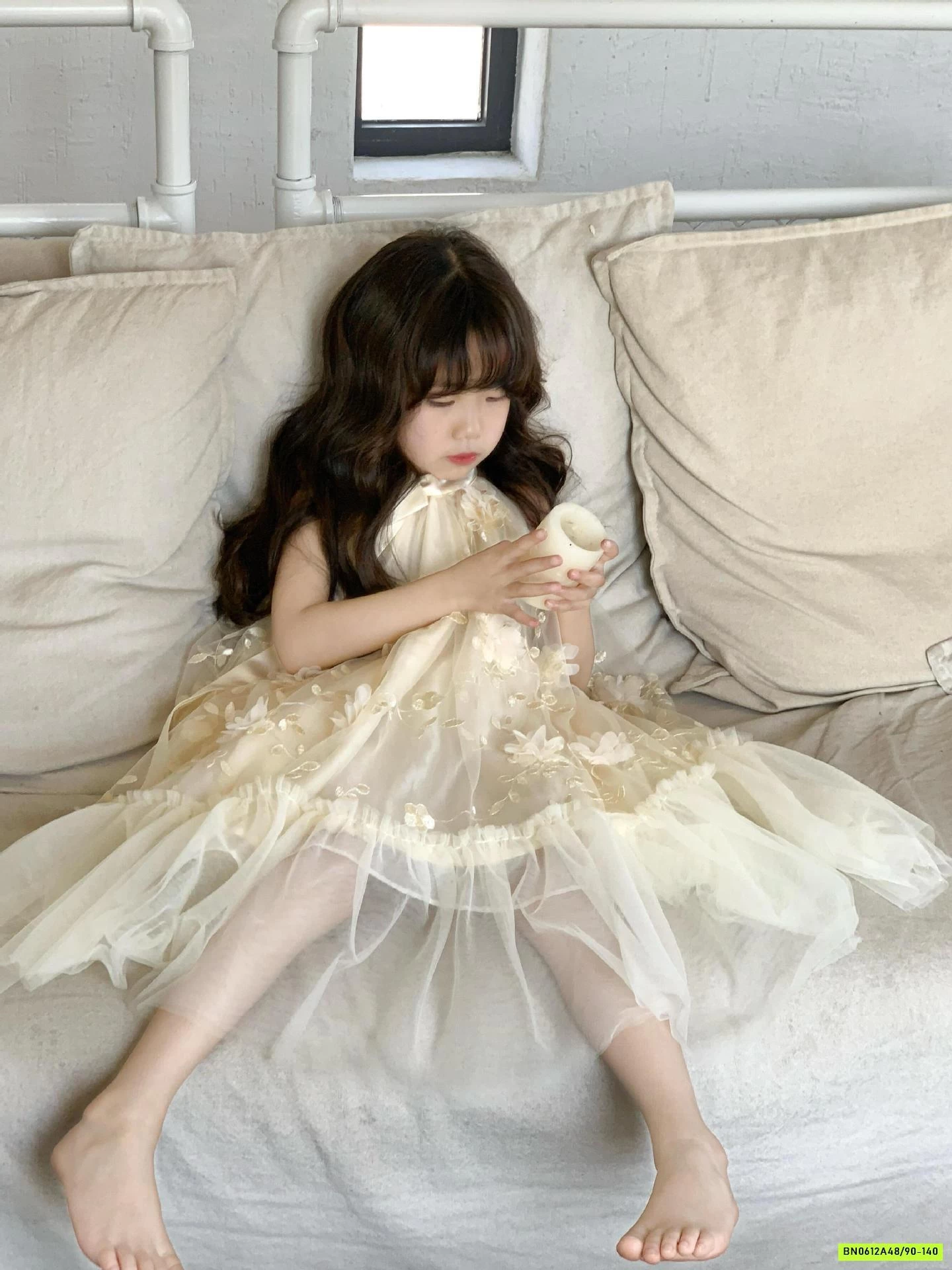 ĐẦM VOAN HOA 3D CỔ YẾM