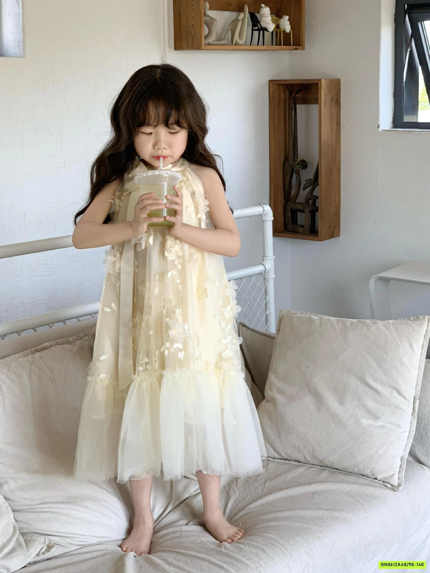 ĐẦM VOAN HOA 3D CỔ YẾM