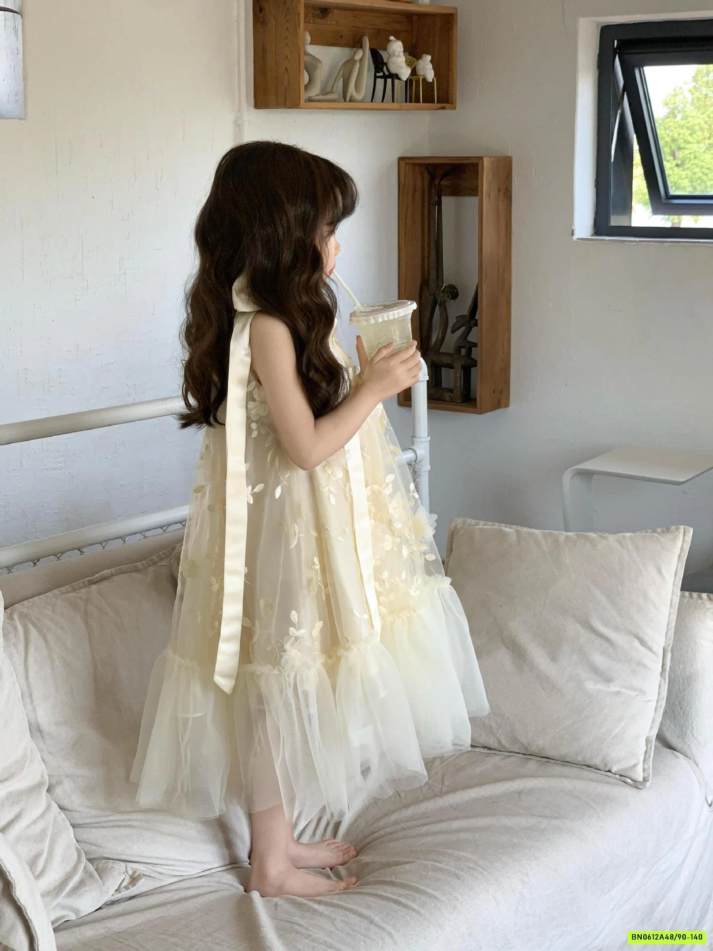 ĐẦM VOAN HOA 3D CỔ YẾM