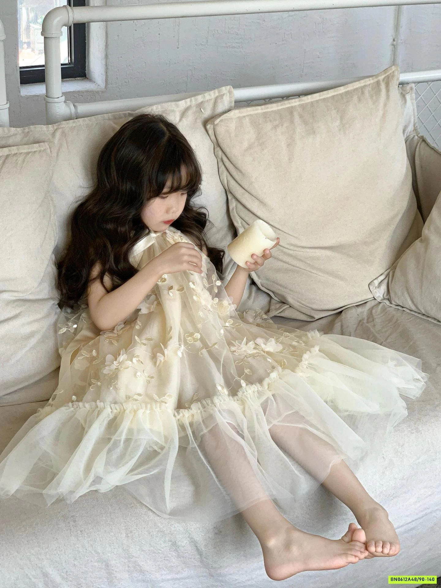 ĐẦM VOAN HOA 3D CỔ YẾM