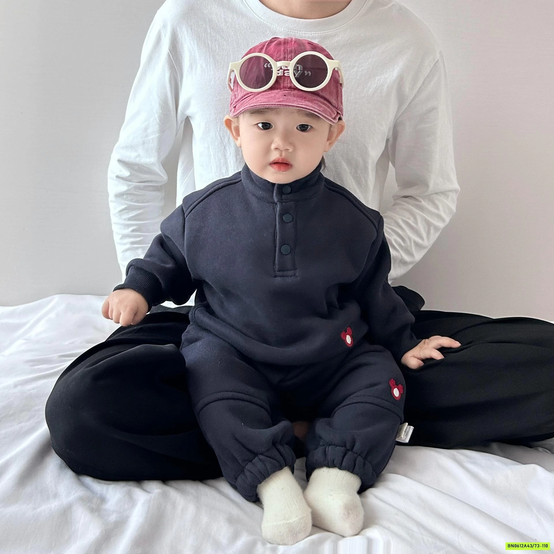 BỘ NỈ BÔNG THÊU LOGO SZ NHÍ