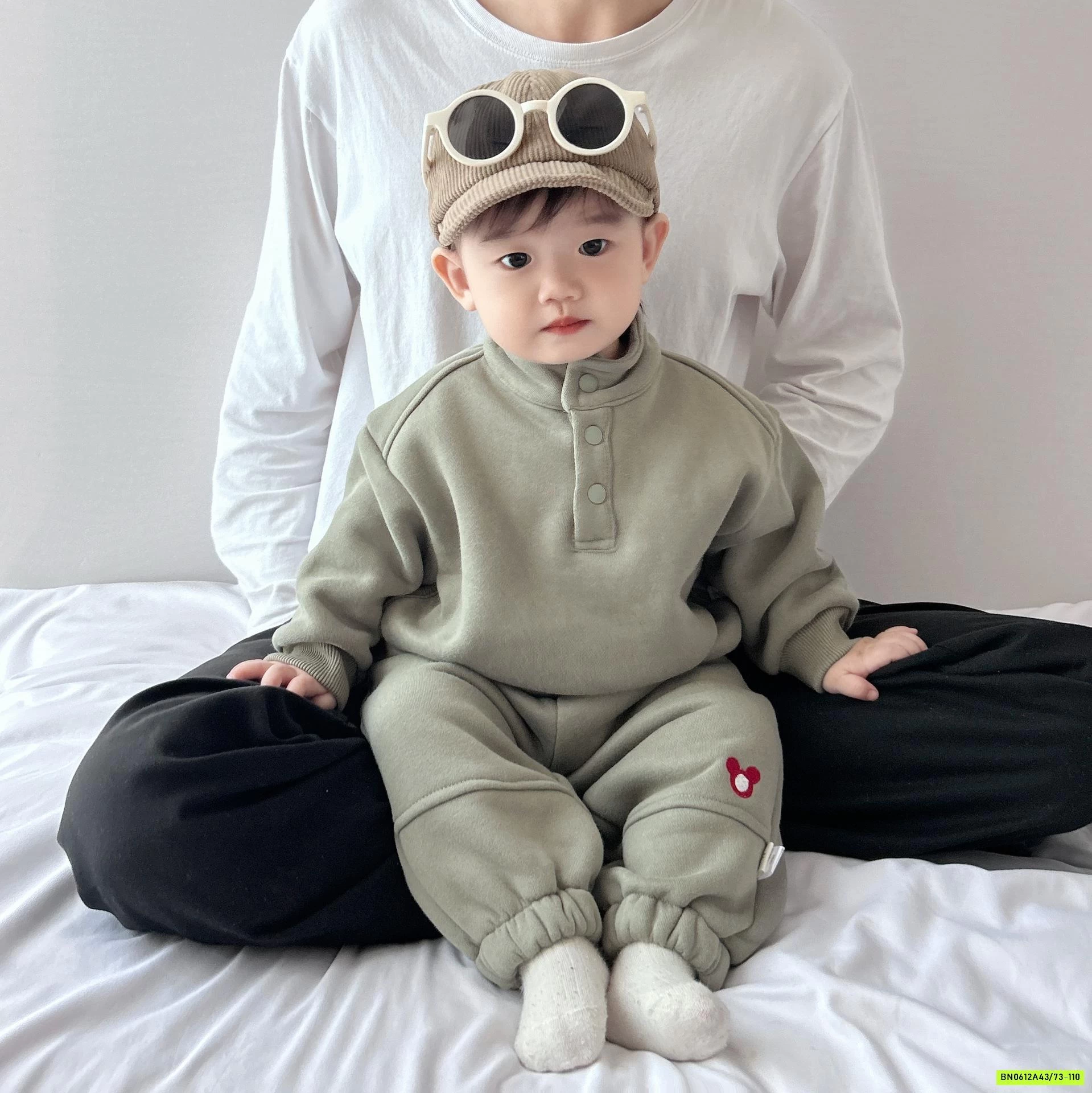 BỘ NỈ BÔNG THÊU LOGO SZ NHÍ