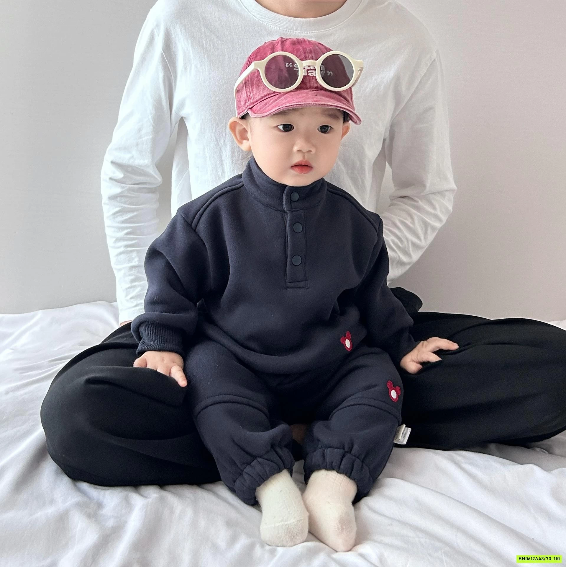 BỘ NỈ BÔNG THÊU LOGO SZ NHÍ