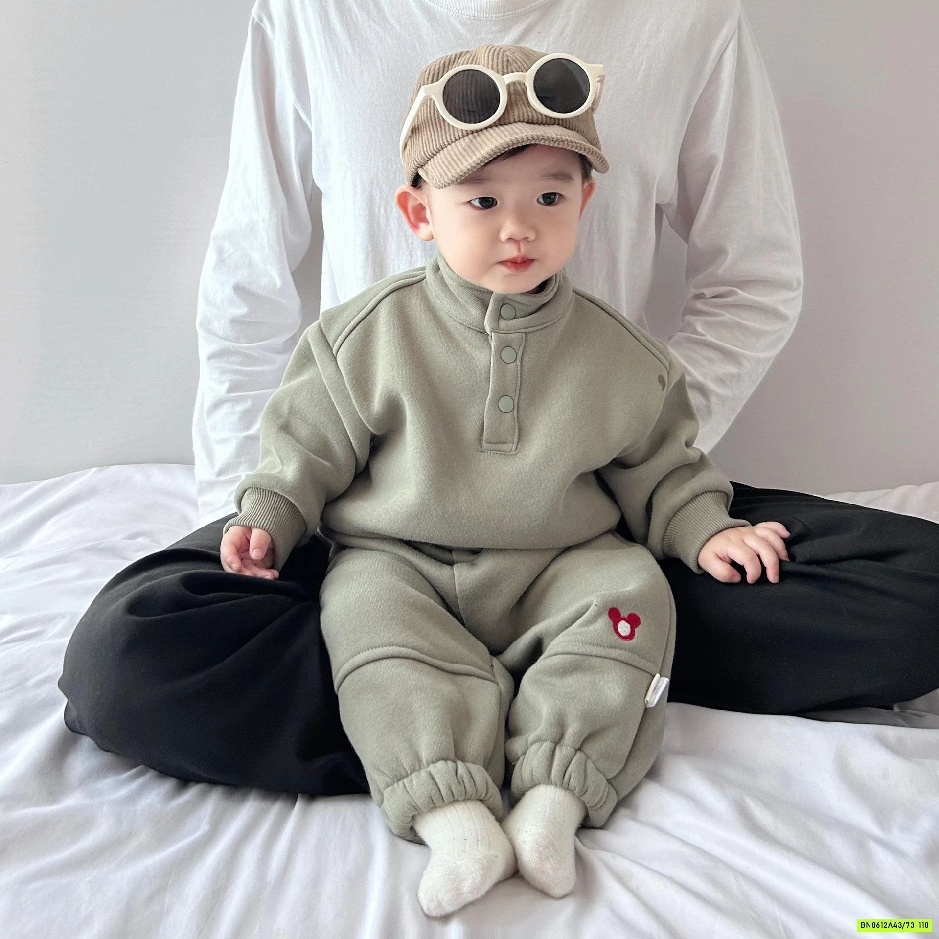 BỘ NỈ BÔNG THÊU LOGO SZ NHÍ