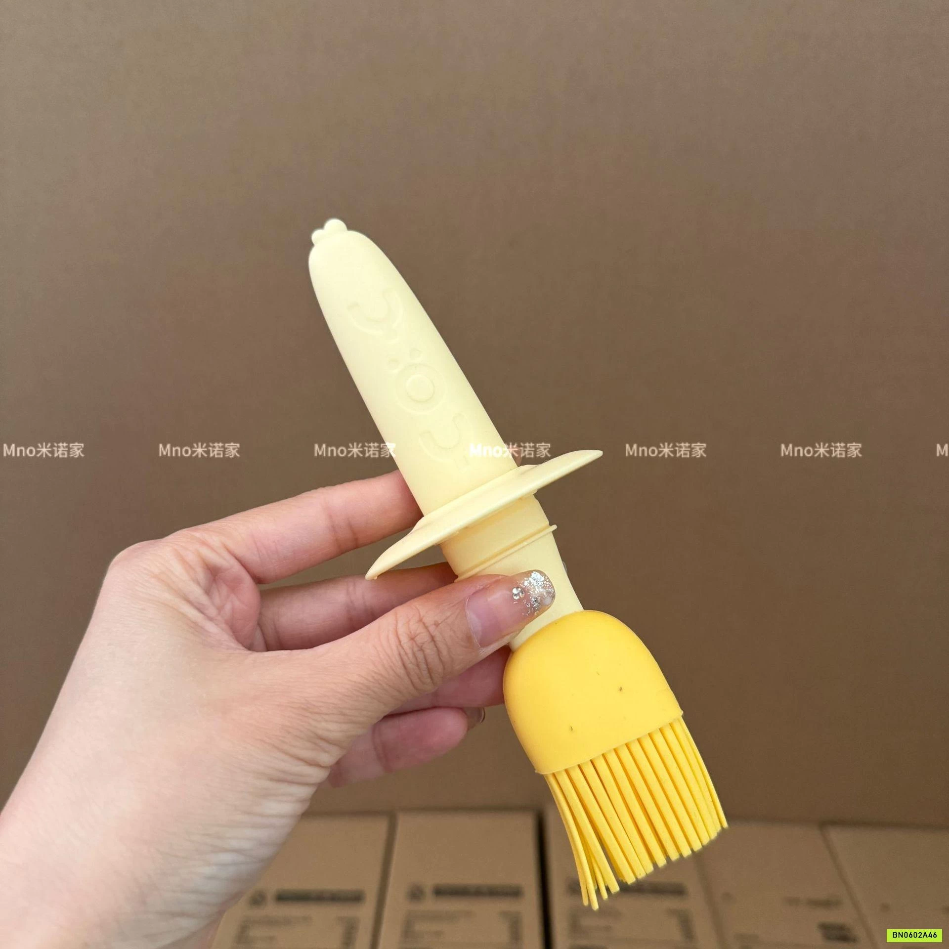 CHAI PHẾT DẦU SILICON VỊT VÀNG