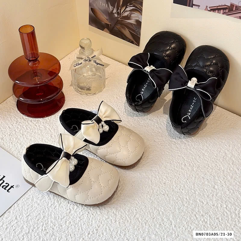 GIÀY BÚP BÊ TRÁM TRÁI TIM