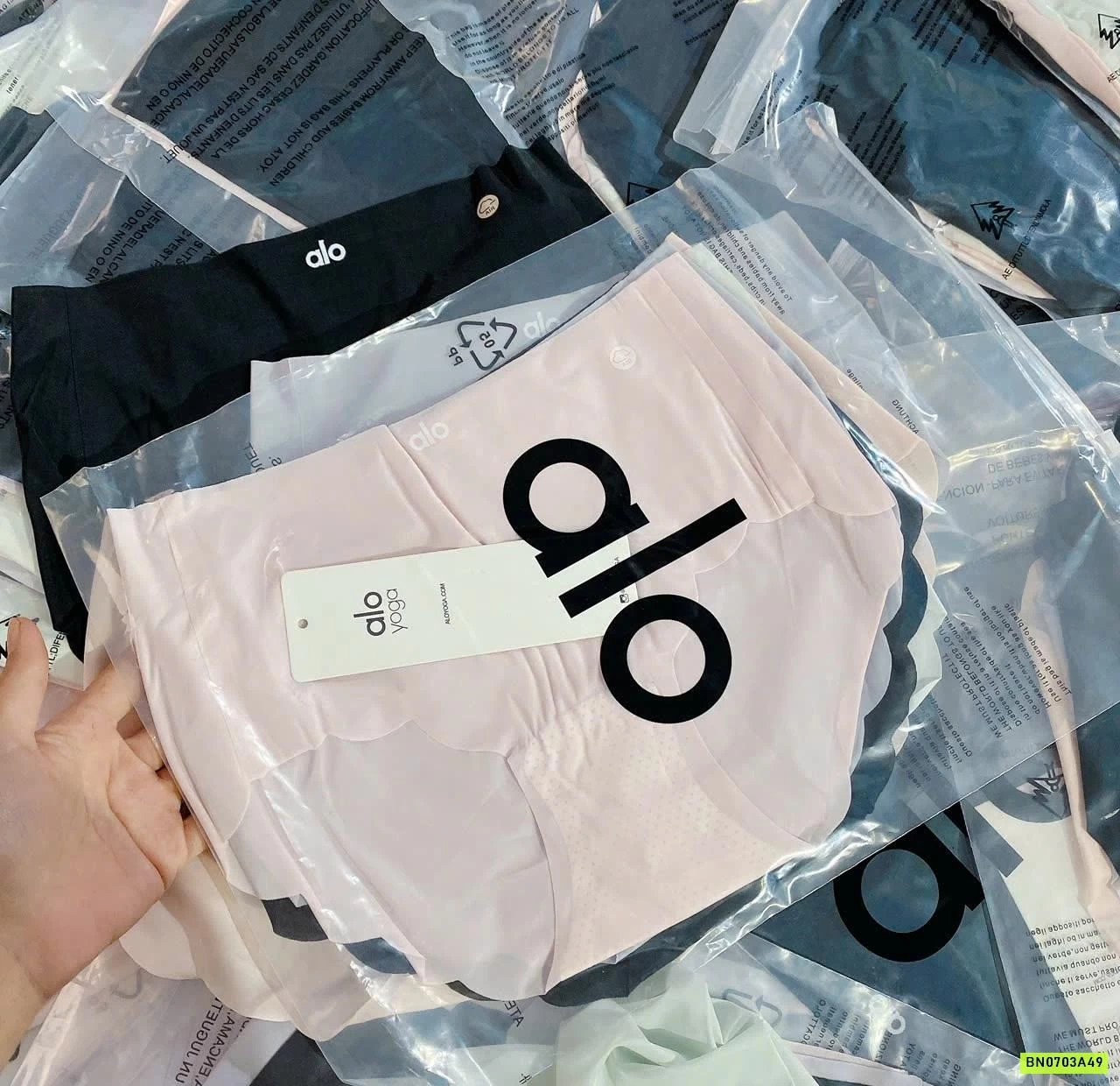 SÉT 5 QUẦN CHIP KHÔNG VIỀN