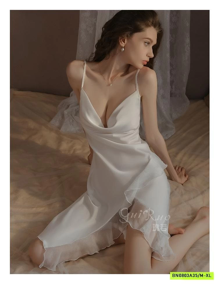 SÉT VÁY NGỦ LỤA 2 DÂY KÈM ÁO CHOÀNG