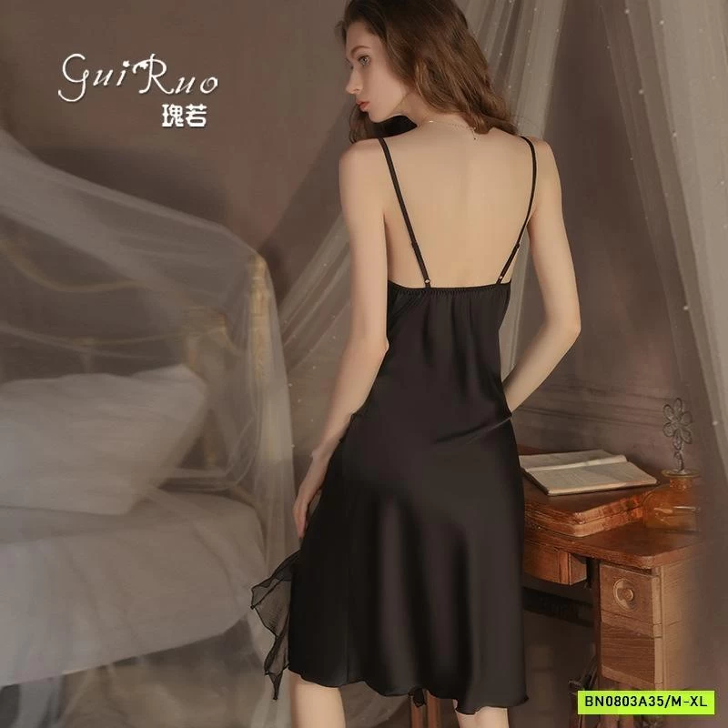 SÉT VÁY NGỦ LỤA 2 DÂY KÈM ÁO CHOÀNG