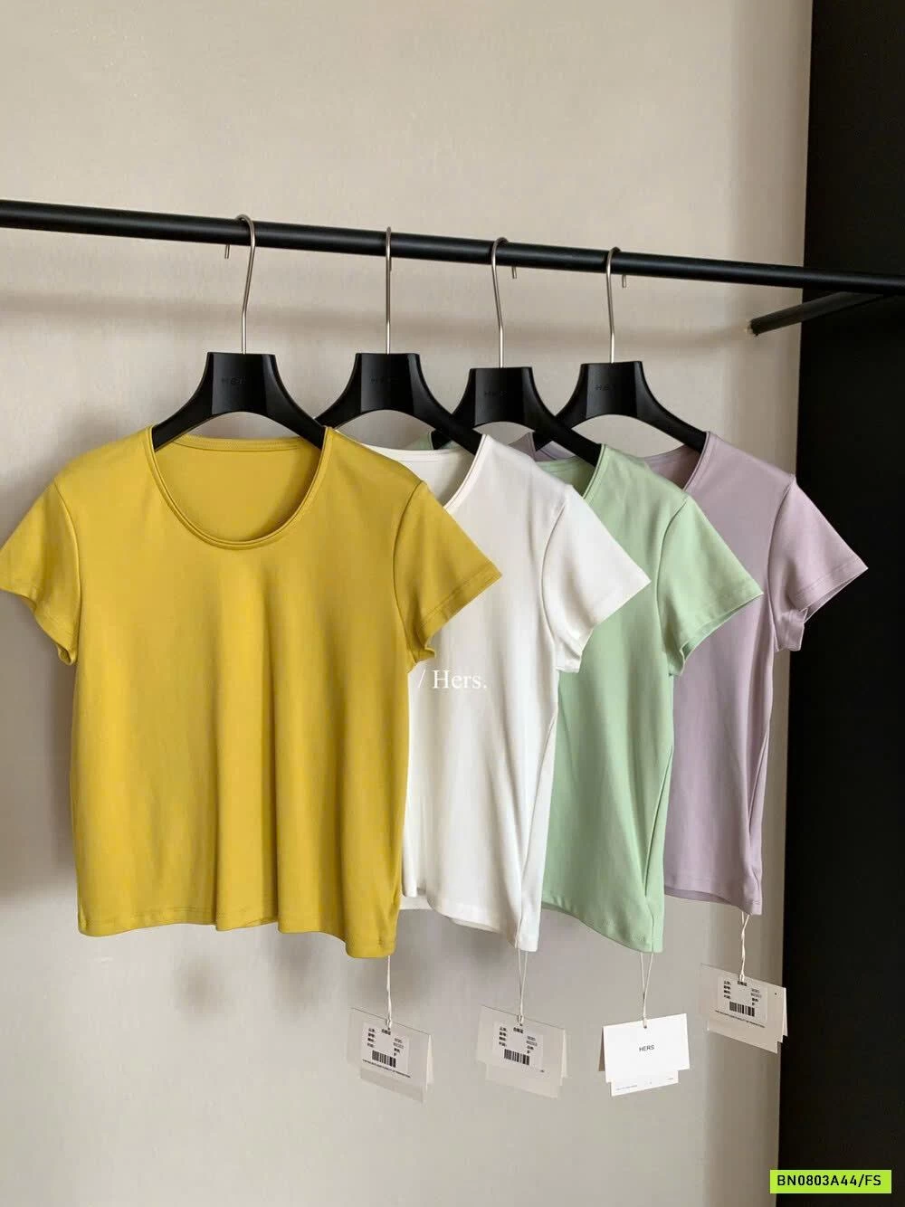 ÁO THUN VIỀN CỔ HER GIẢ 2 LỚP