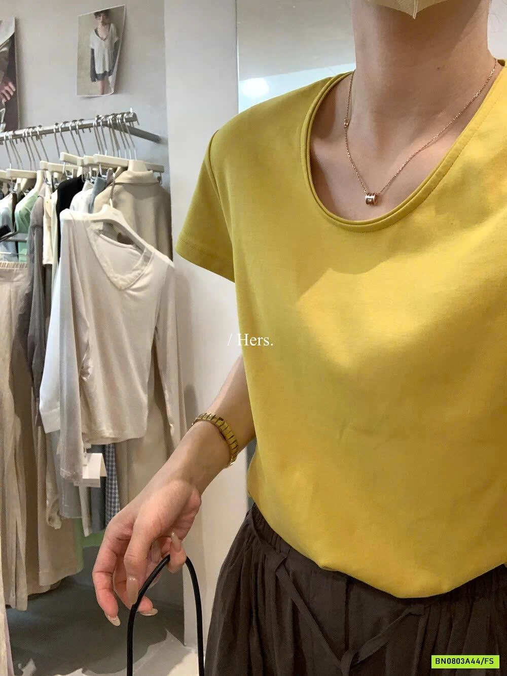 ÁO THUN VIỀN CỔ HER GIẢ 2 LỚP