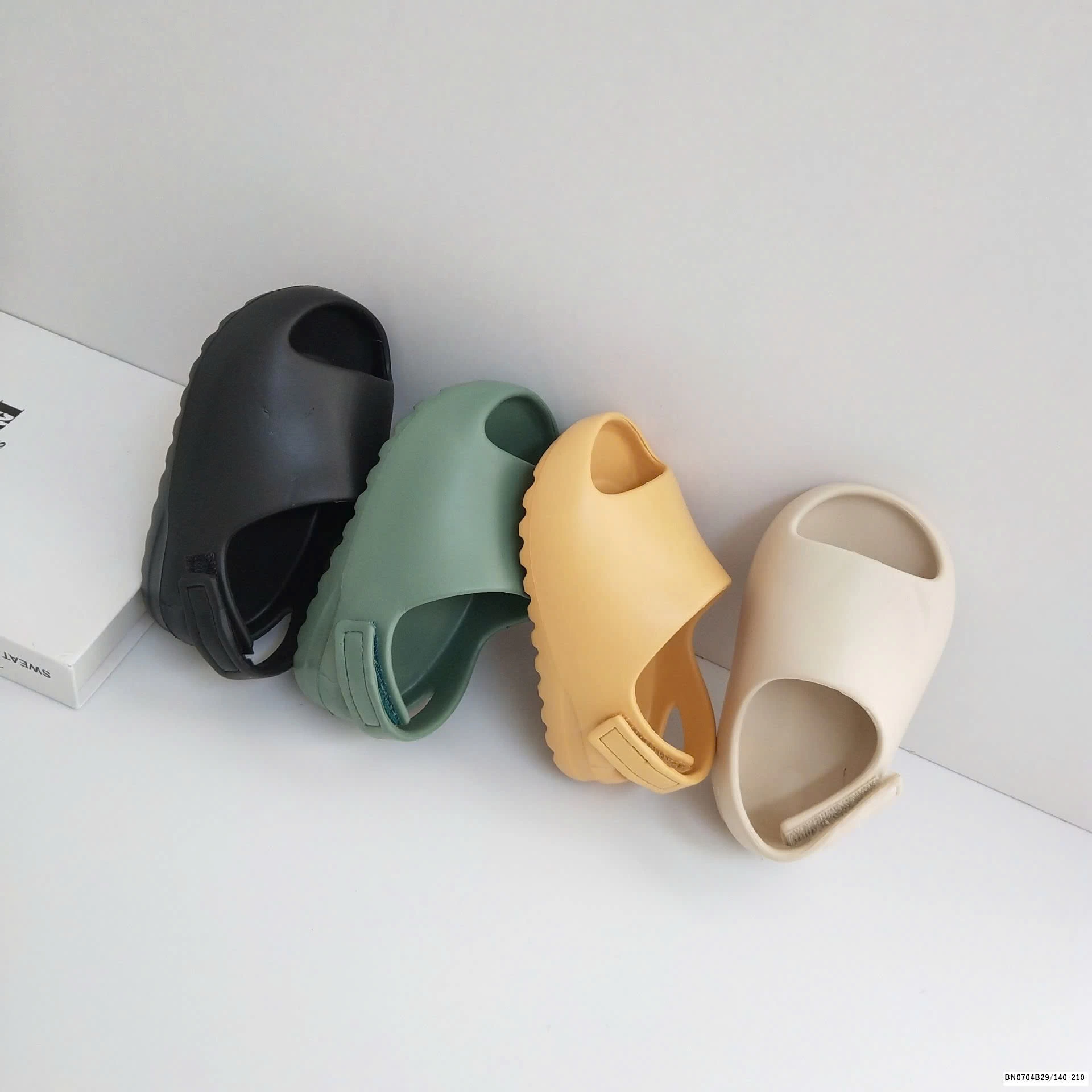 DÉP NHỰA ĐÚC QUAI DÁN