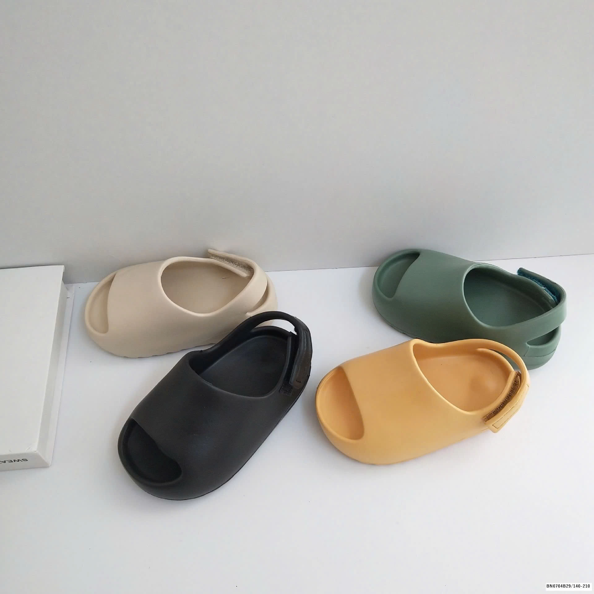 DÉP NHỰA ĐÚC QUAI DÁN