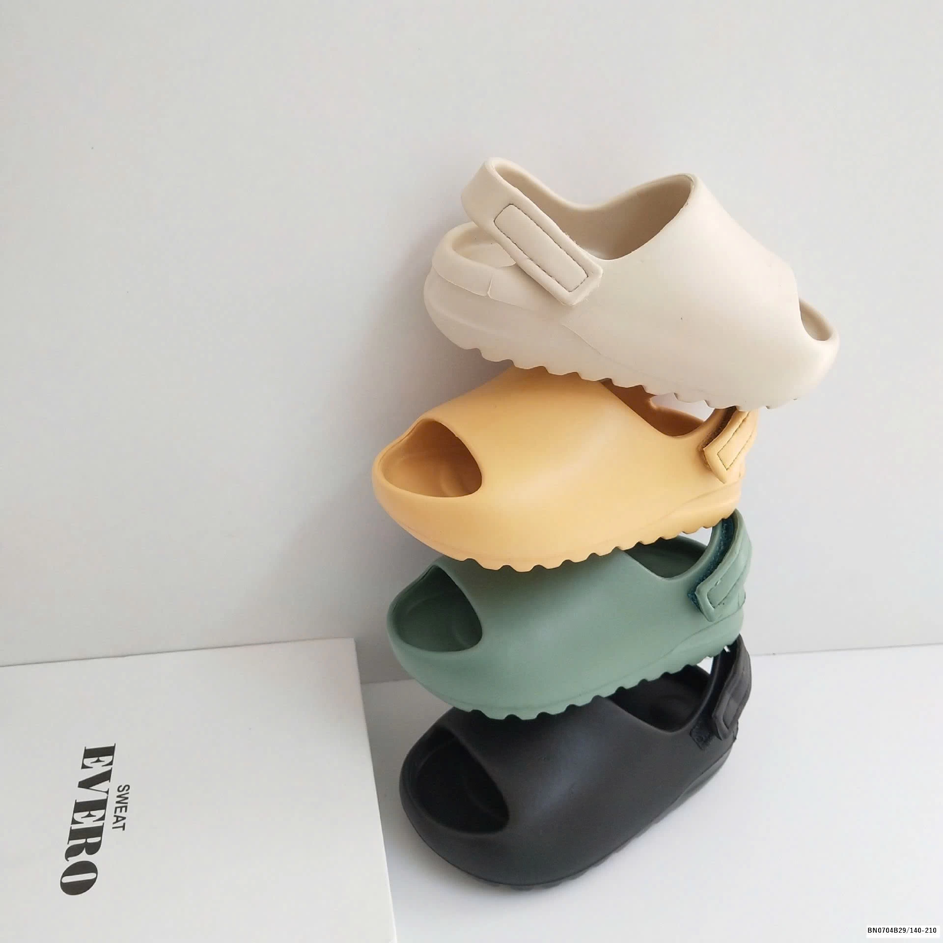 DÉP NHỰA ĐÚC QUAI DÁN