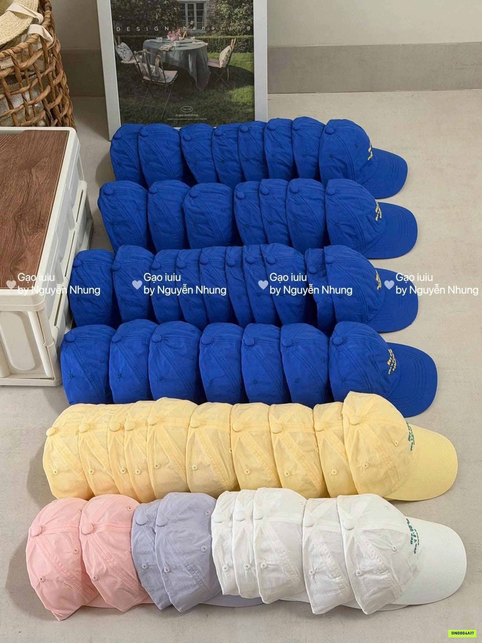 MŨ KẾT CHỮ NỔI