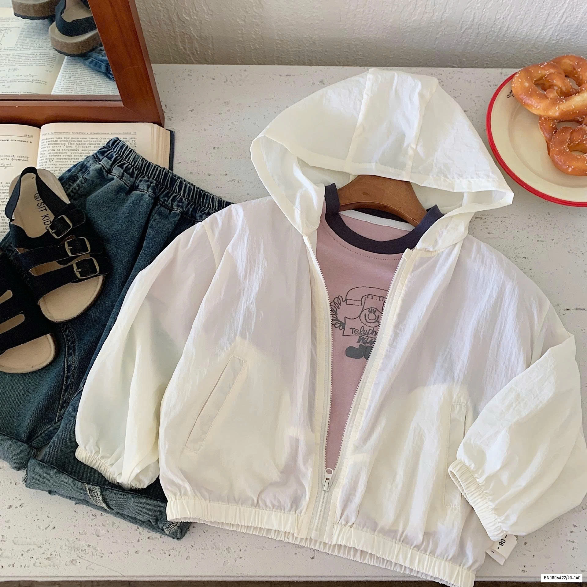 BST KHÓAC GIÓ MỎNG IN HÌNH