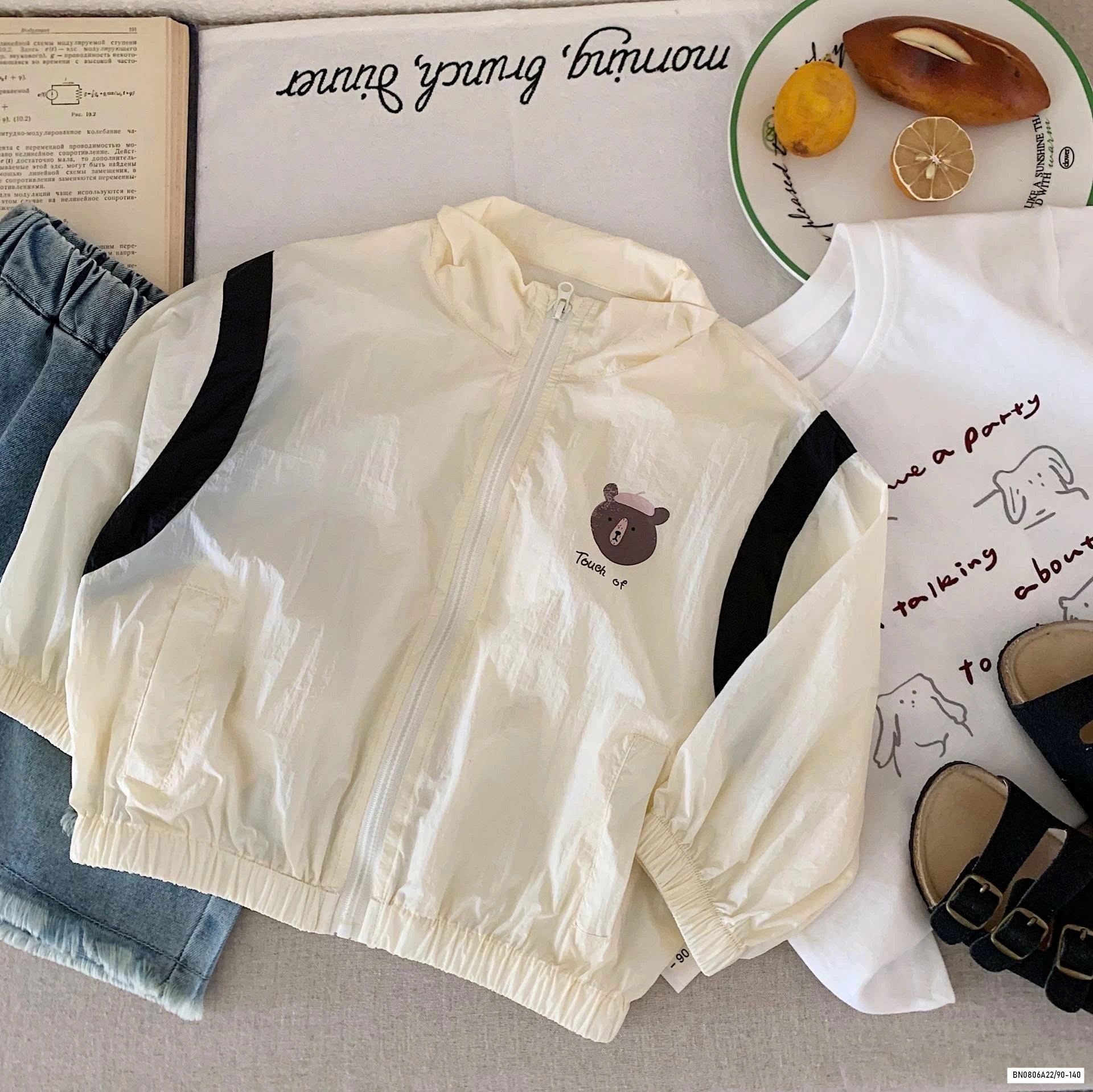 BST KHÓAC GIÓ MỎNG IN HÌNH