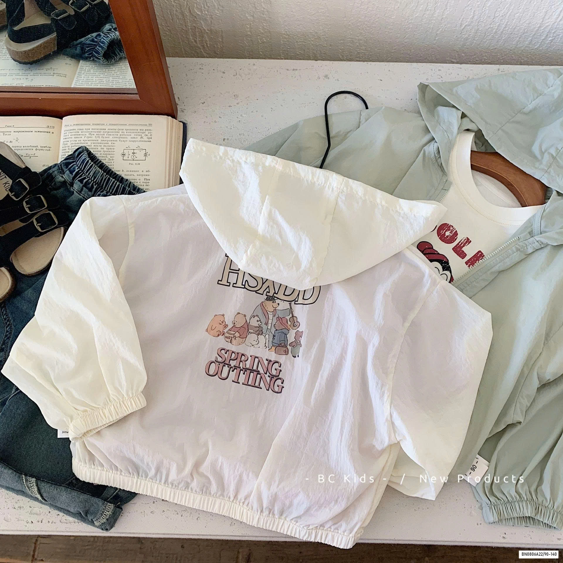 BST KHÓAC GIÓ MỎNG IN HÌNH