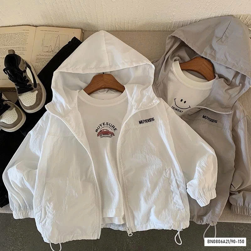 KHOÁC GIÓ MỎNG TRƠN MÀU THÊU CHỮ NGỰC