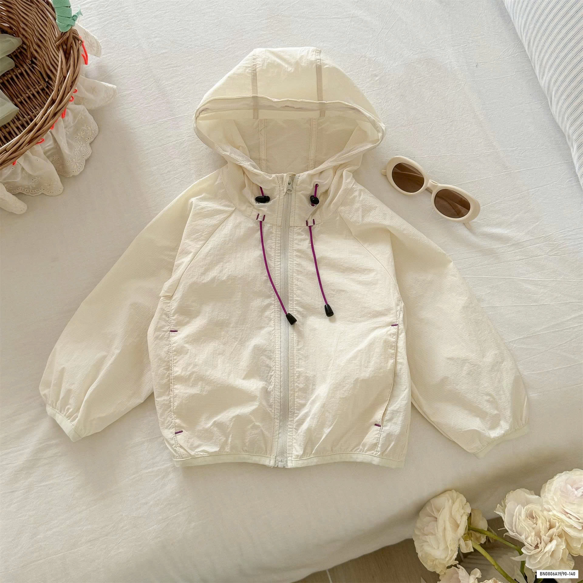 KHOÁC GIÓ MỎNG PHỐI MÀU DÂY MŨ