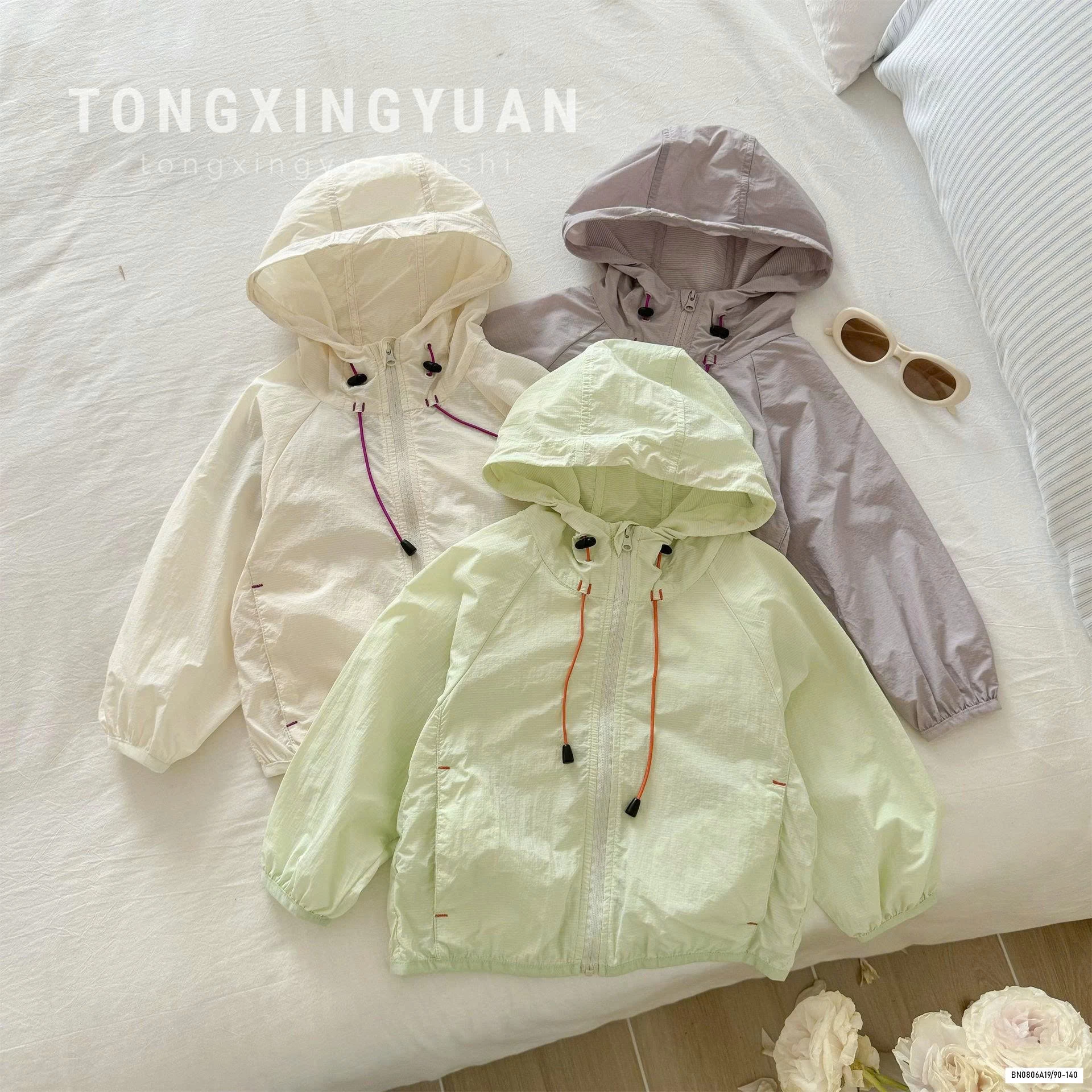 KHOÁC GIÓ MỎNG PHỐI MÀU DÂY MŨ