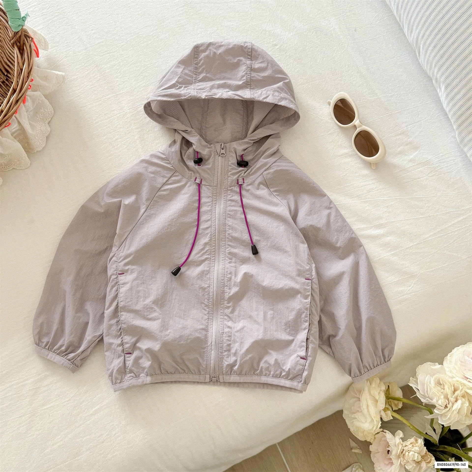 KHOÁC GIÓ MỎNG PHỐI MÀU DÂY MŨ