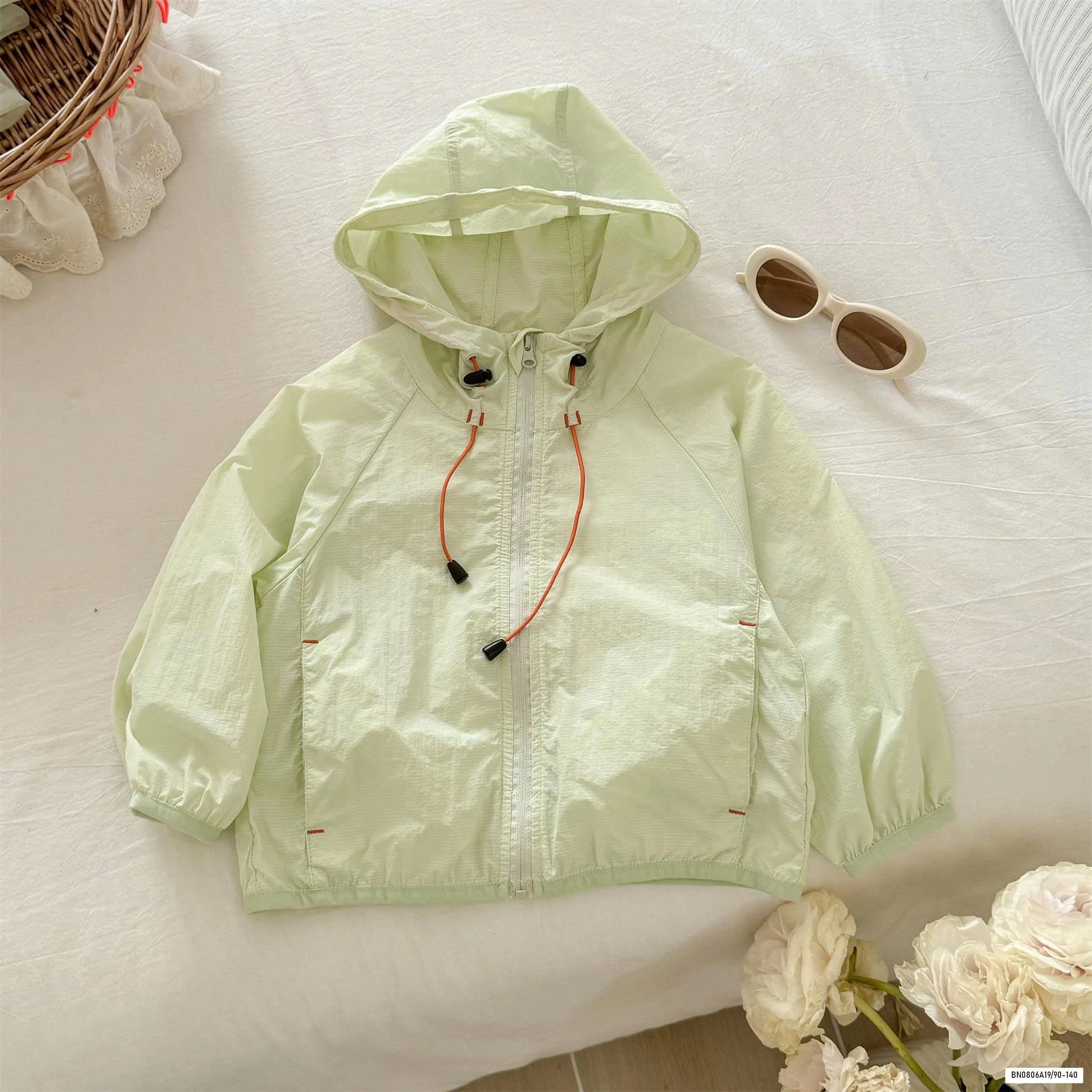 KHOÁC GIÓ MỎNG PHỐI MÀU DÂY MŨ