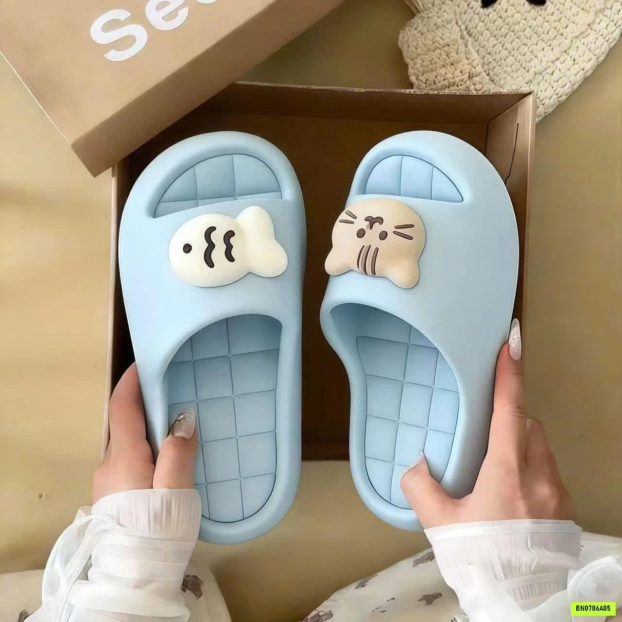 DÉP MÈO VÀ CÁ SIÊU NHẸ NỮ