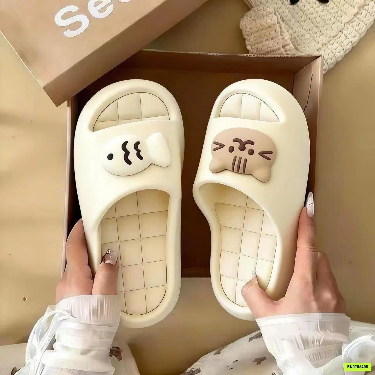 DÉP MÈO VÀ CÁ SIÊU NHẸ NỮ