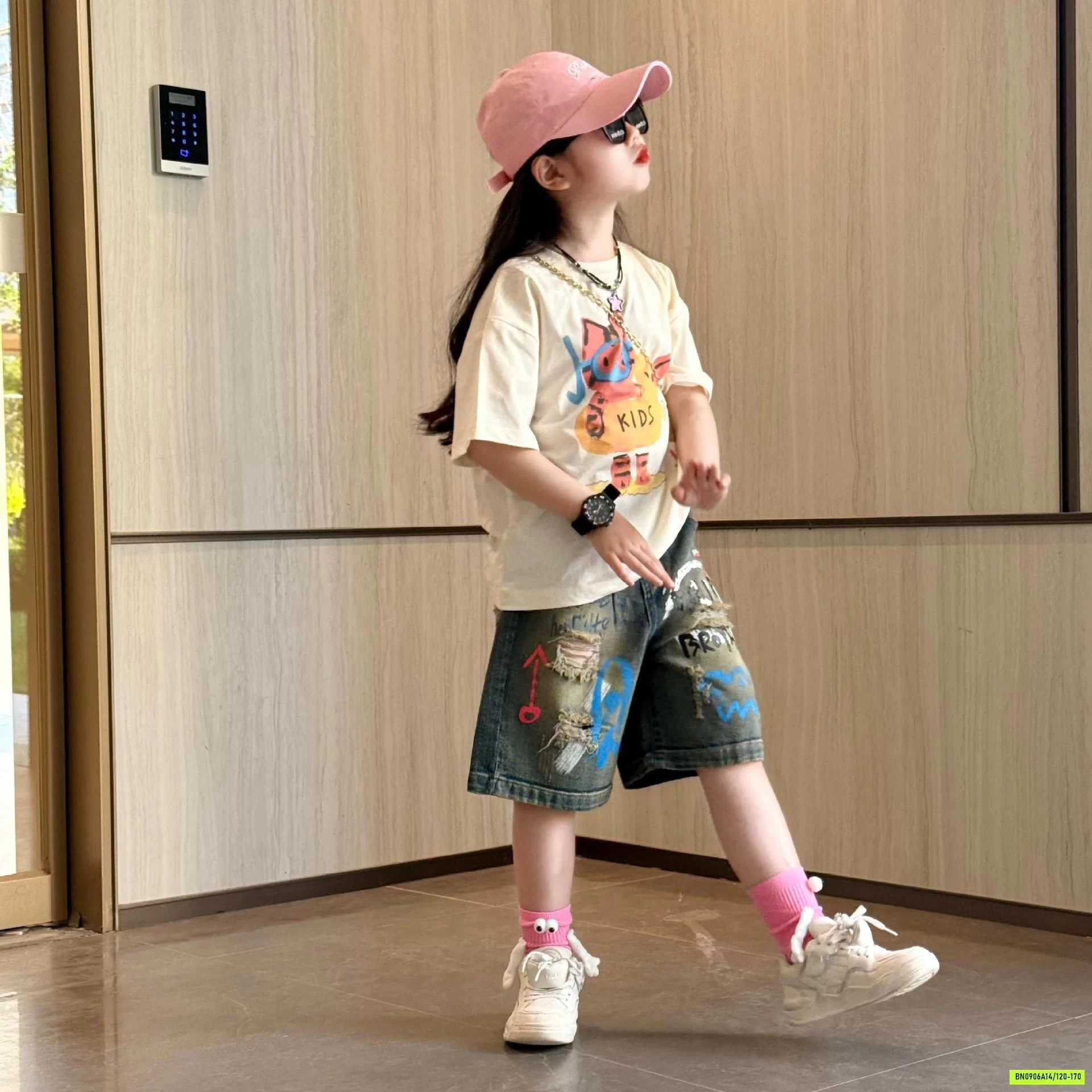 ÁO THUN MÈO MIX SHORT JEANS RÁCH