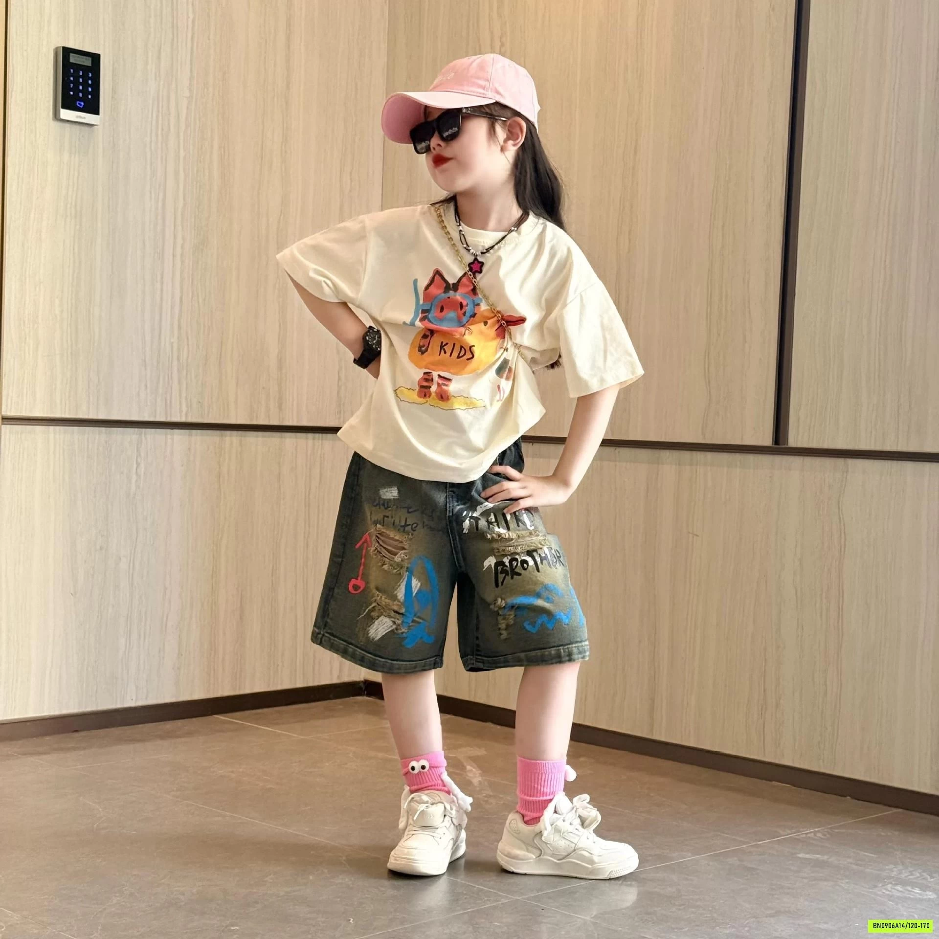 ÁO THUN MÈO MIX SHORT JEANS RÁCH