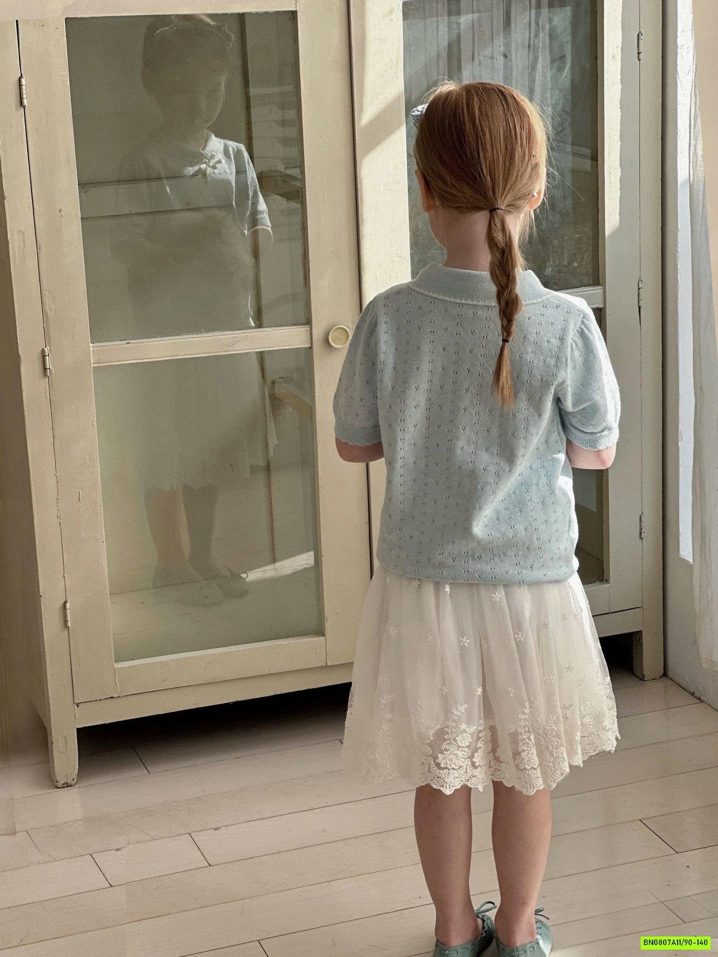 MONTOGHI CỔ SEN NƠ