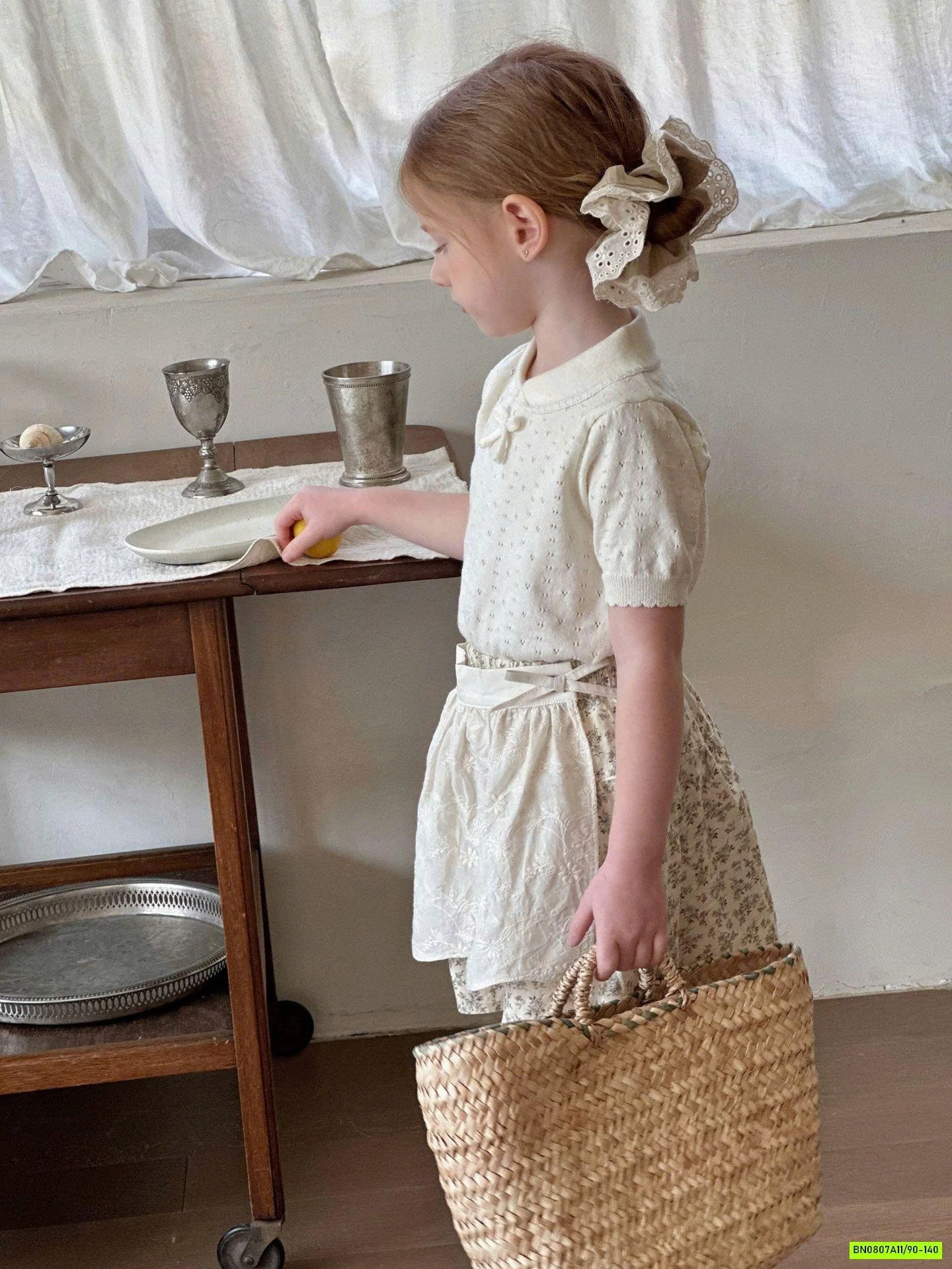 MONTOGHI CỔ SEN NƠ