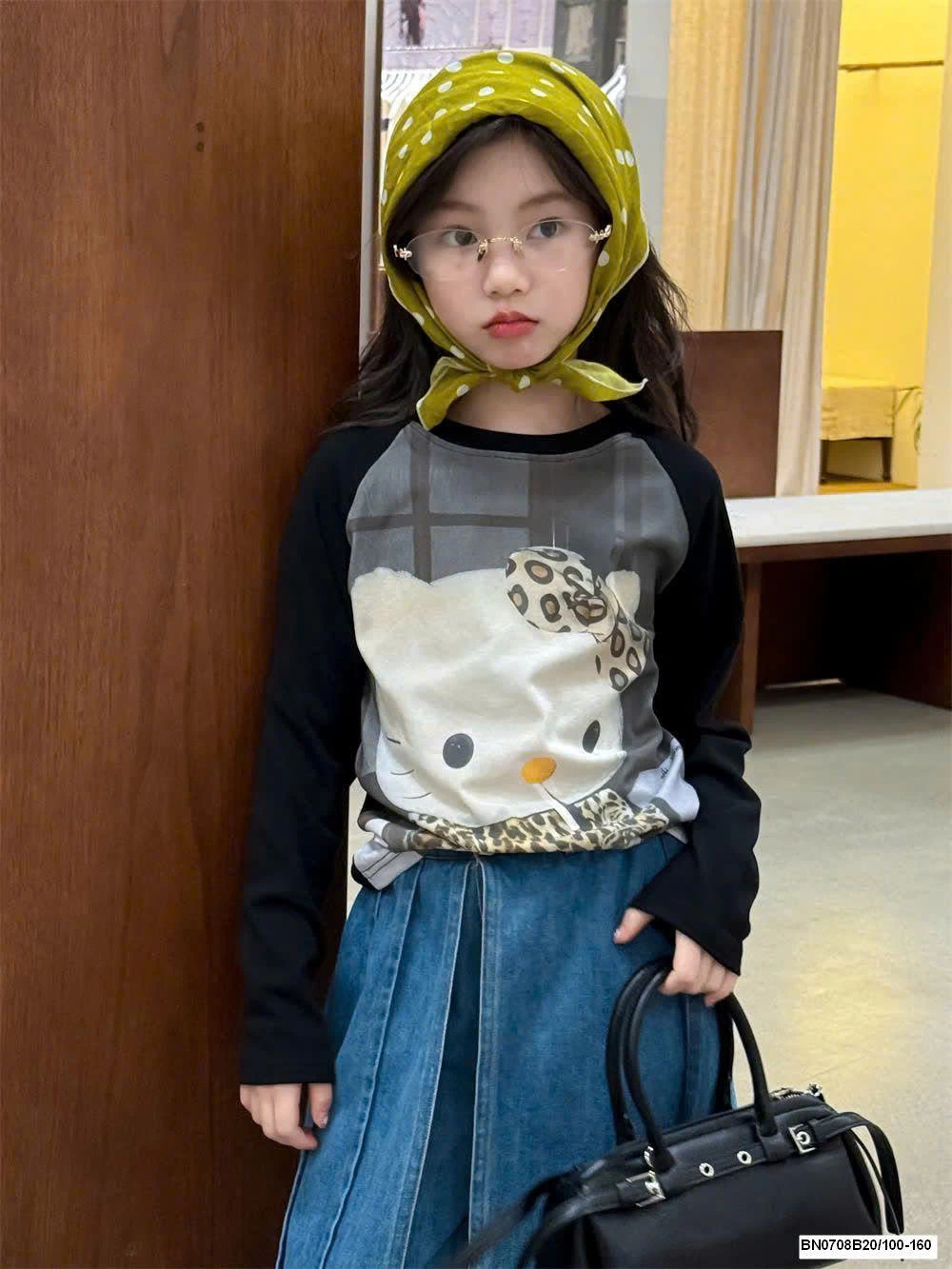 ÁO KITTY PHỐI QUẦN JEAN PHONG CÁCH