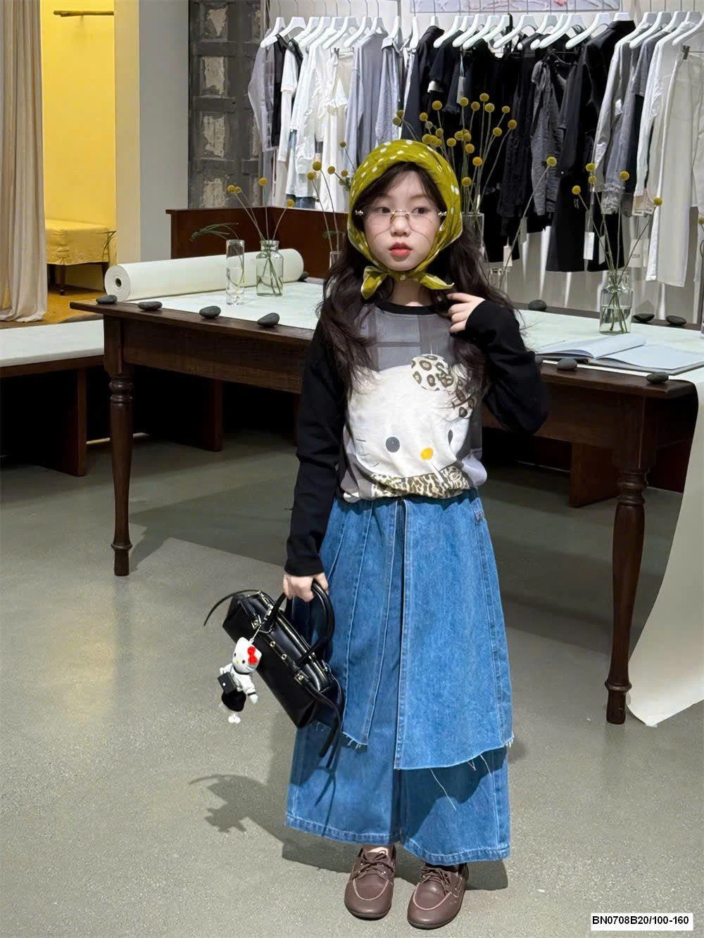 ÁO KITTY PHỐI QUẦN JEAN PHONG CÁCH