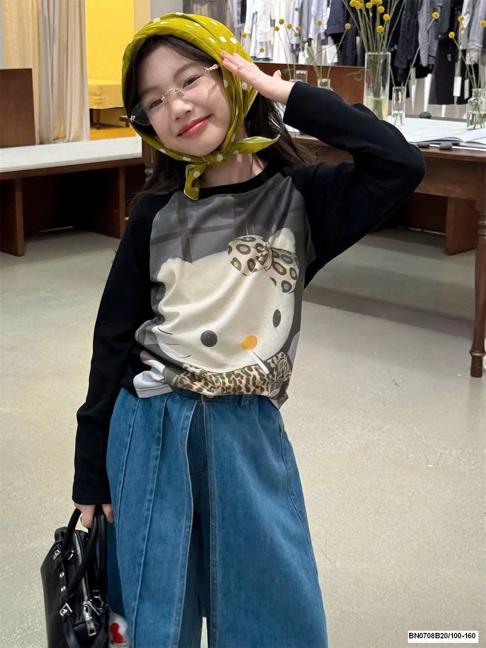 ÁO KITTY PHỐI QUẦN JEAN PHONG CÁCH