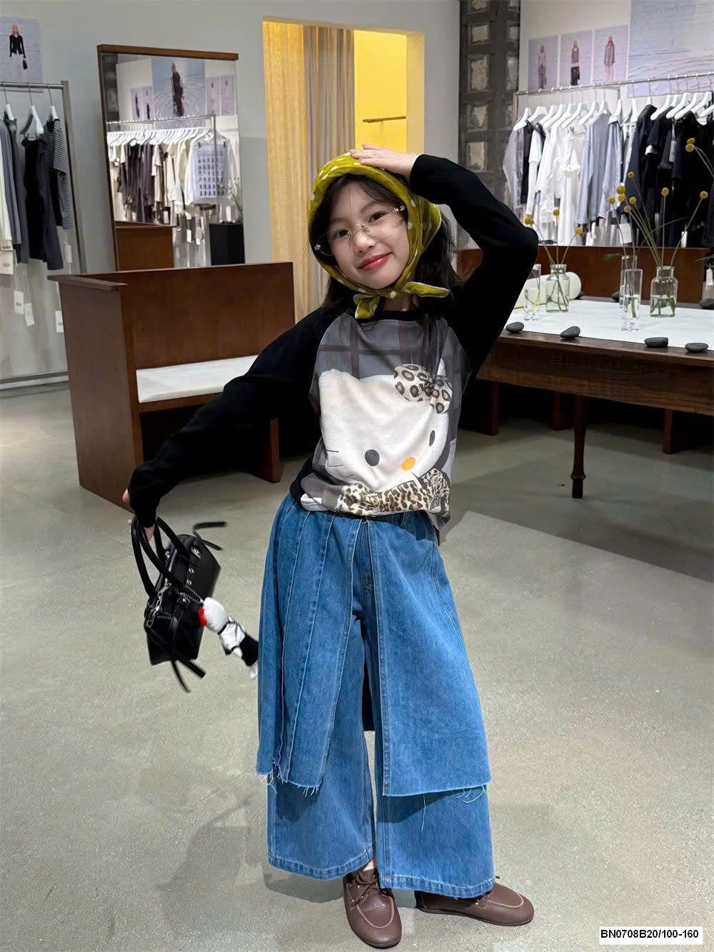 ÁO KITTY PHỐI QUẦN JEAN PHONG CÁCH