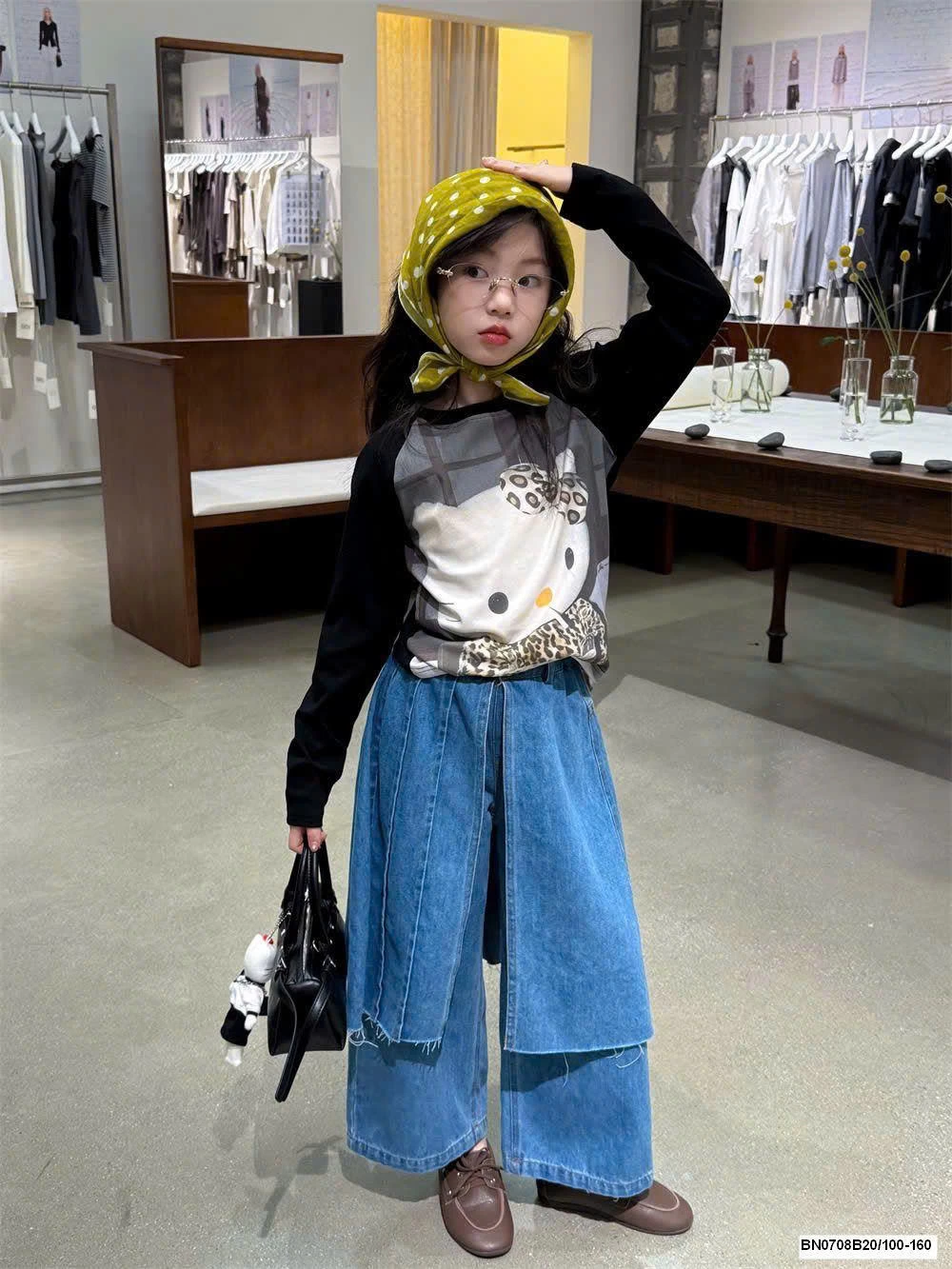 ÁO KITTY PHỐI QUẦN JEAN PHONG CÁCH