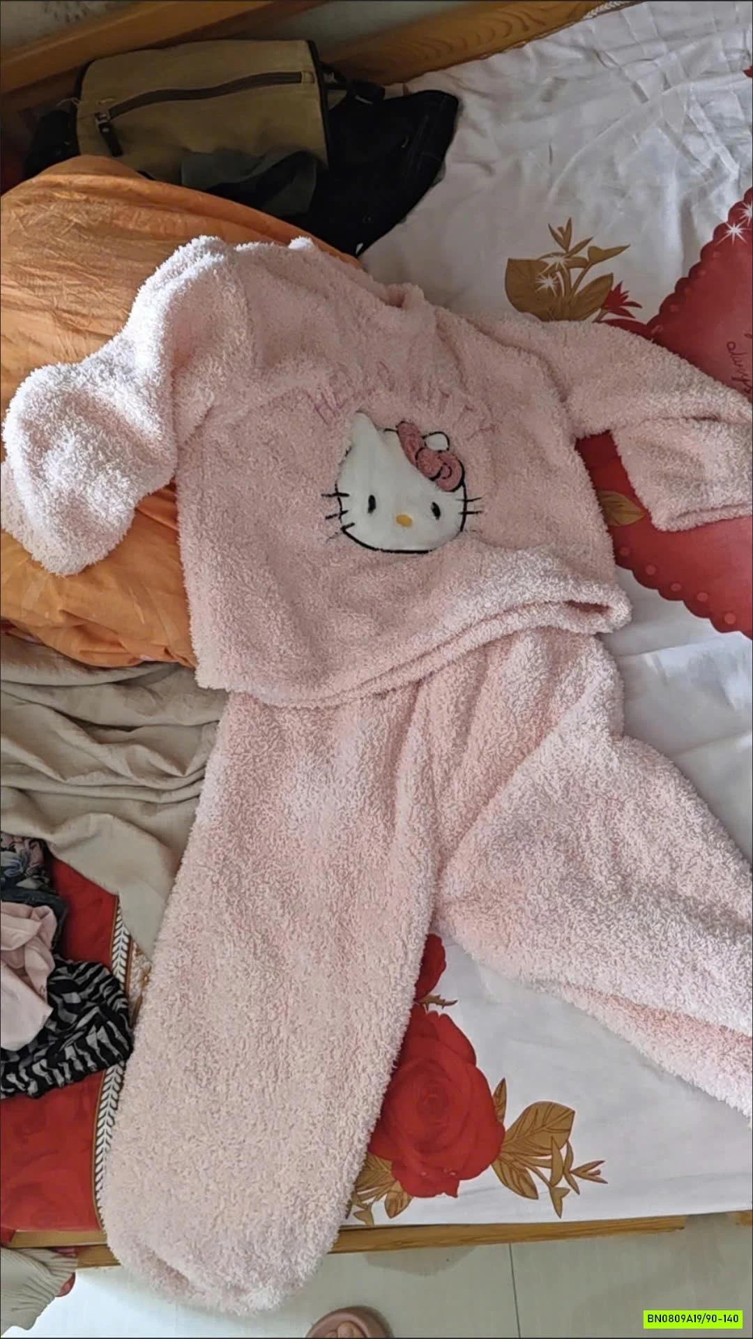 BỘ LÔNG KITTY HỒNG DỄ THƯƠNG