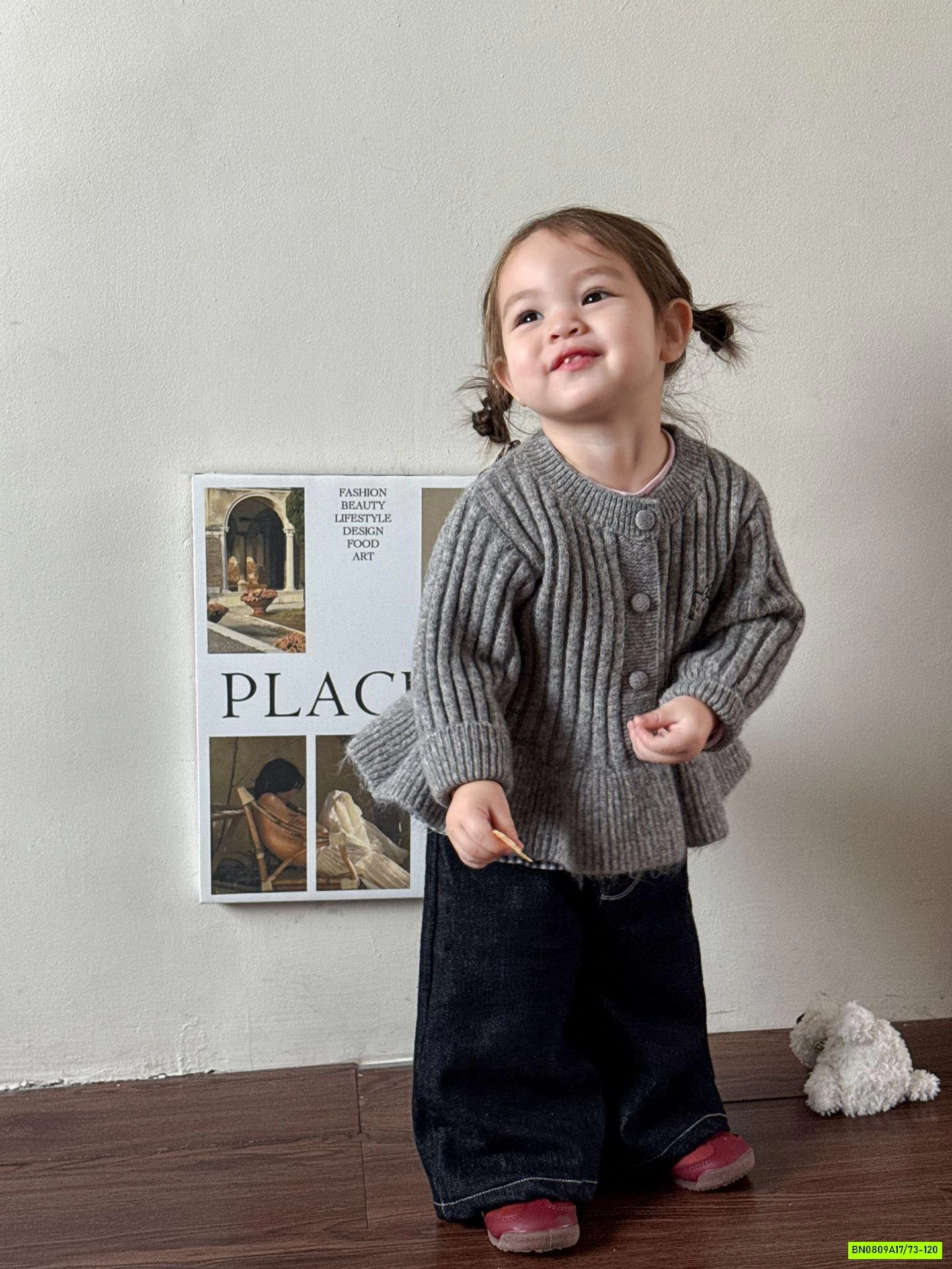 KHOÁC LEN BÁNH BÈO THÊU MÈO