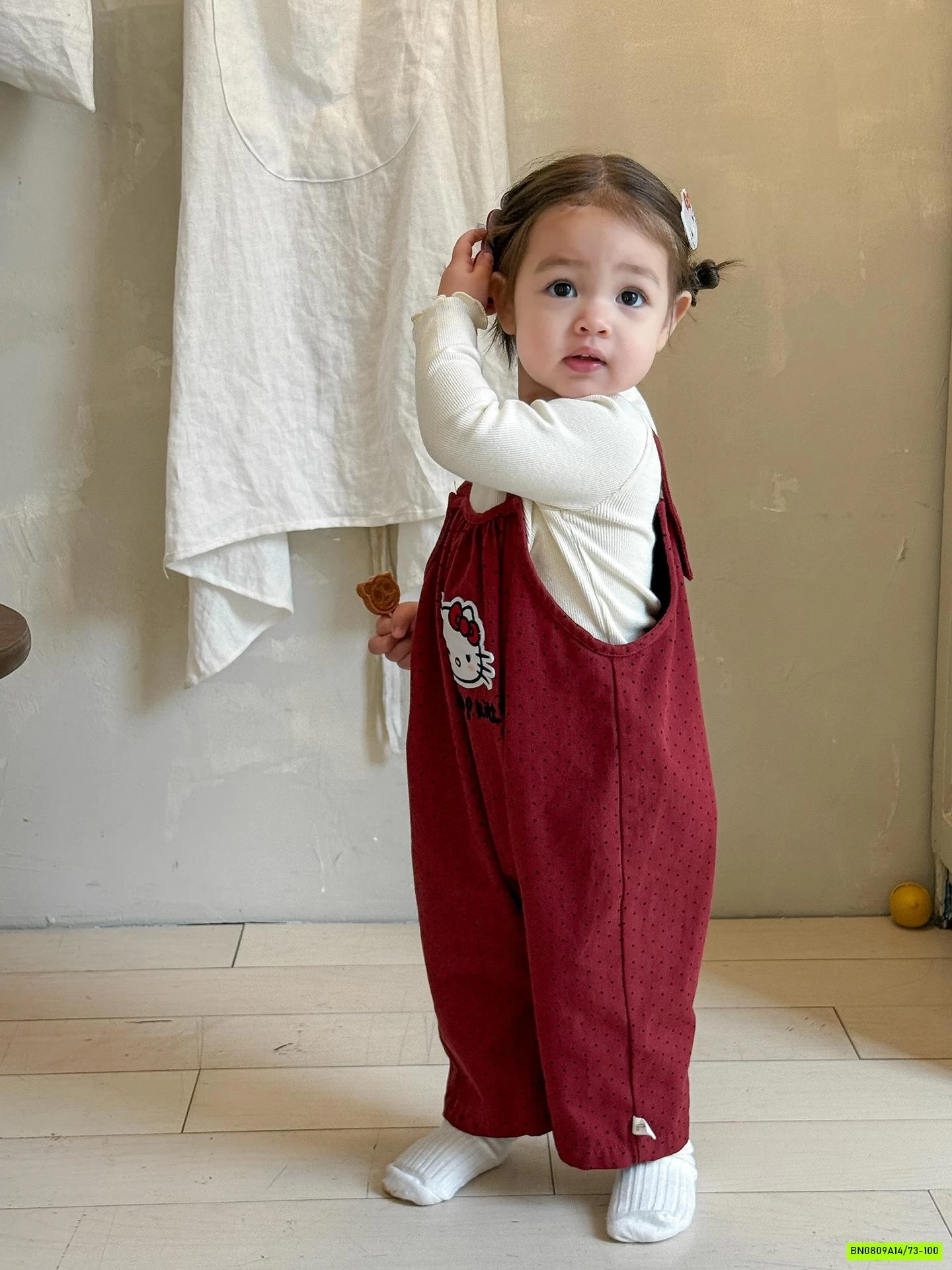 SÉT YẾM KITTY ĐỎ KÈM ÁO GIỮ NHIỆT