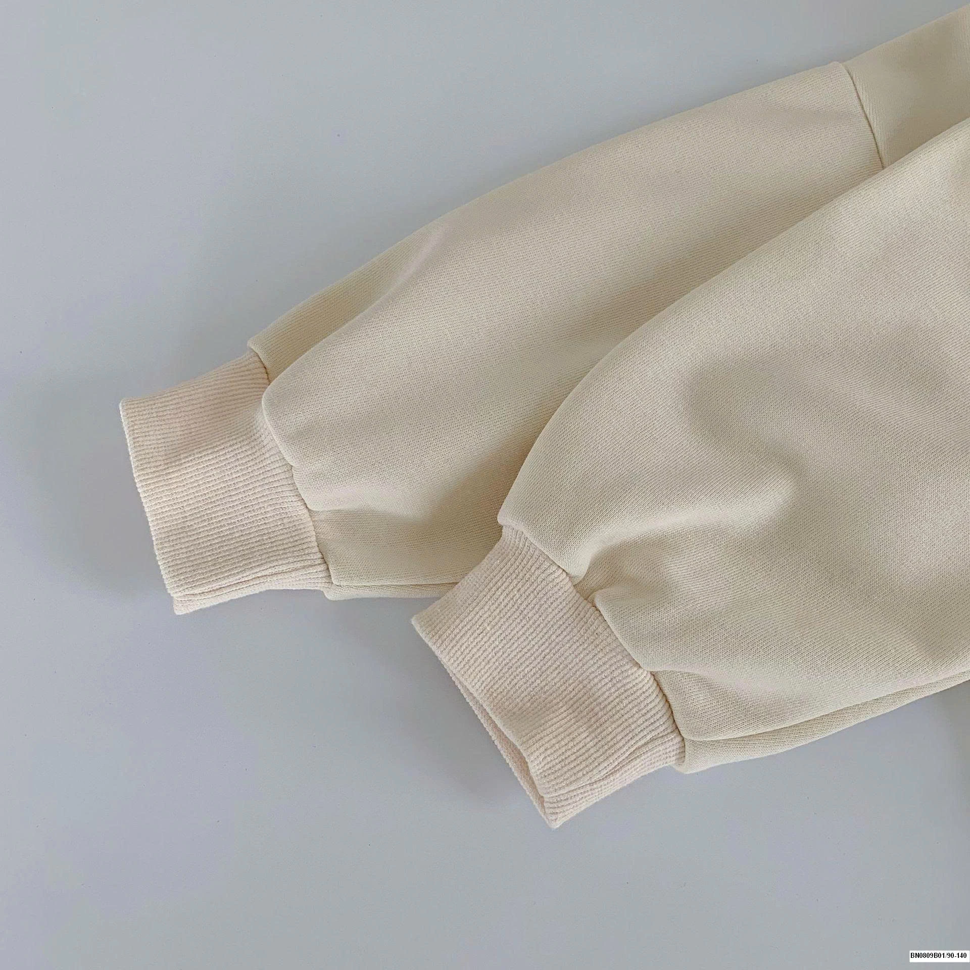 ÁO NỈ COMPANION CỔ JEAN MAIBAO