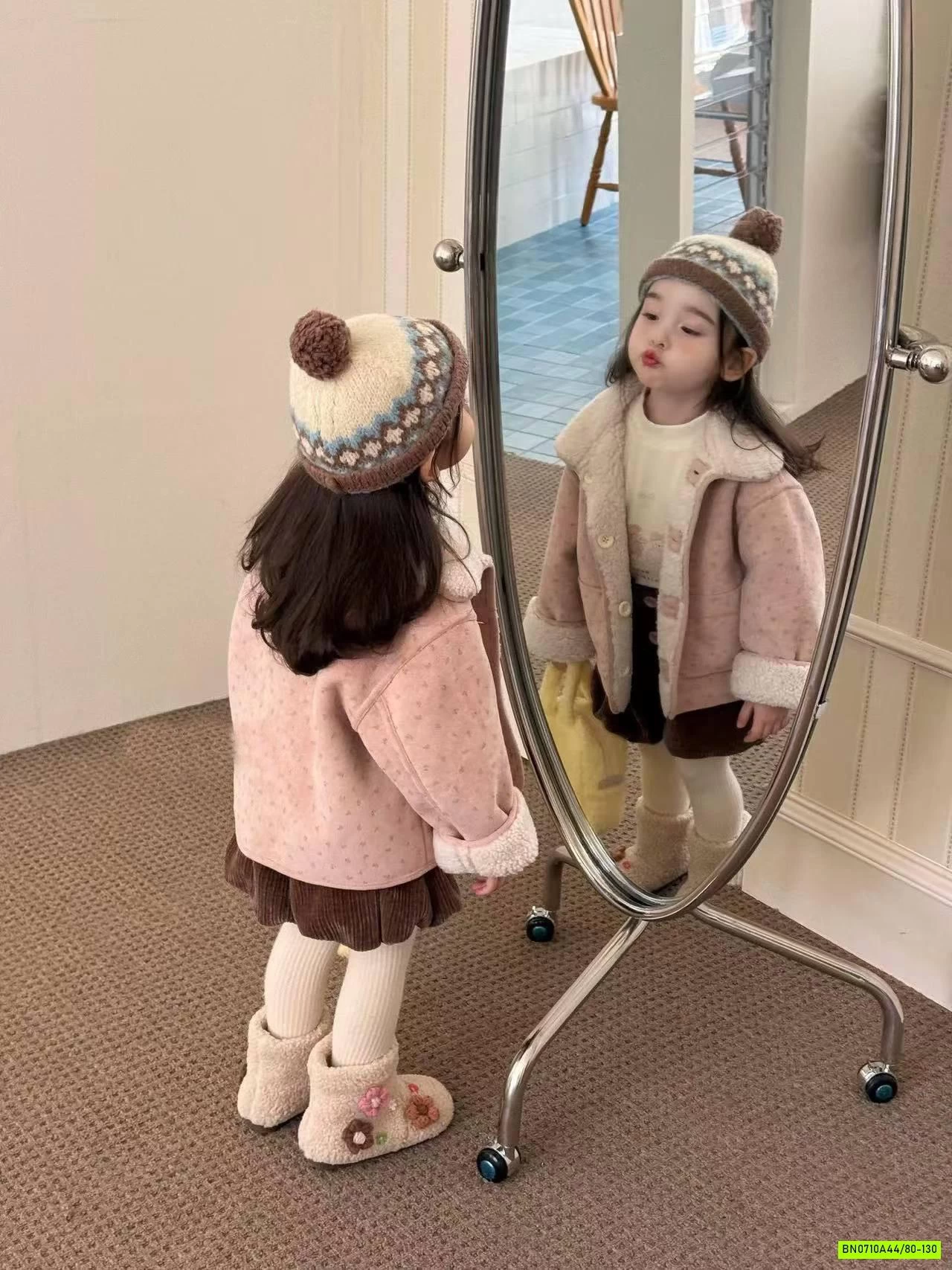 KHOÁC NHUNG HỒNG LÓT LÔNG CỪU