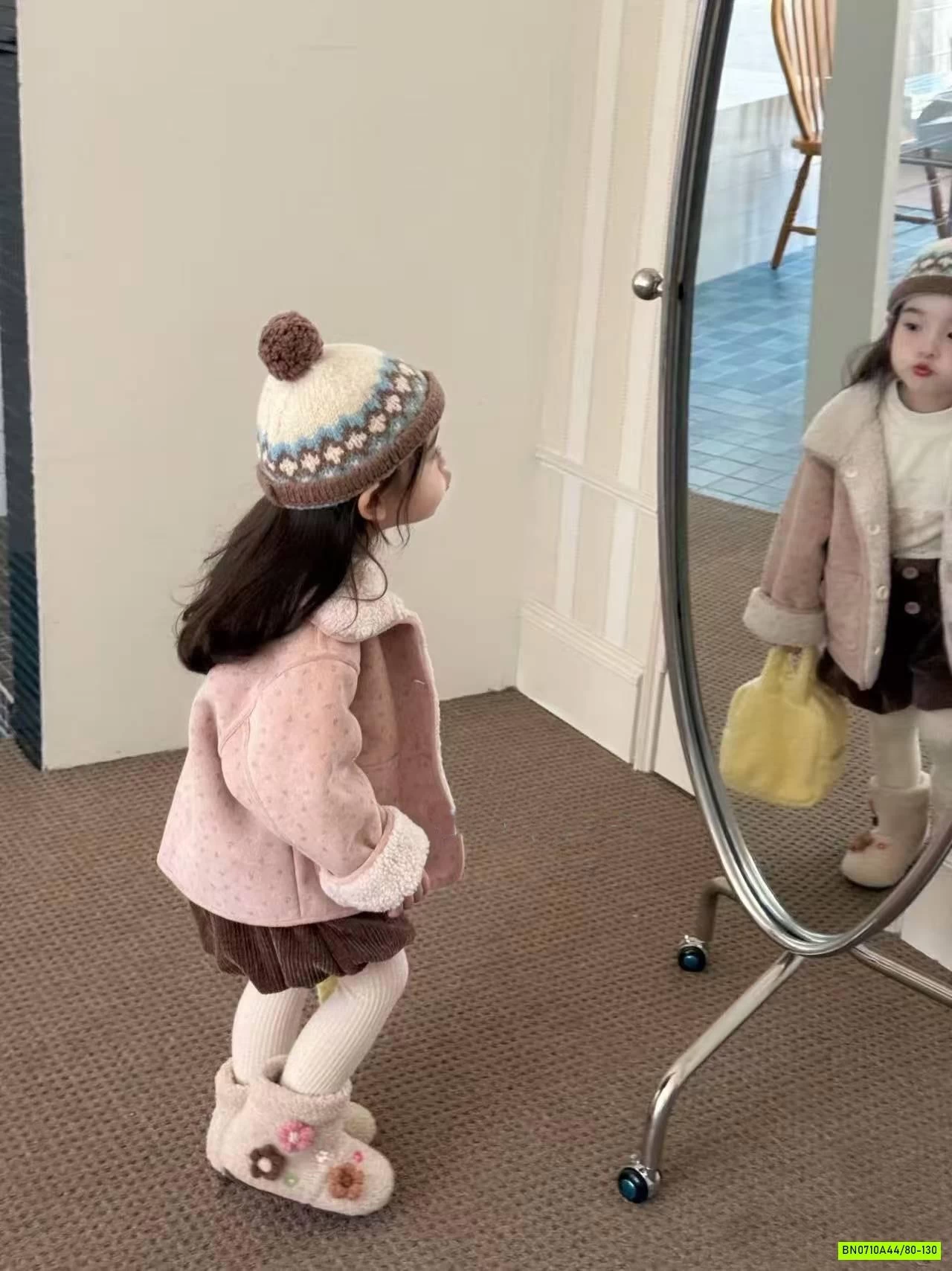 KHOÁC NHUNG HỒNG LÓT LÔNG CỪU