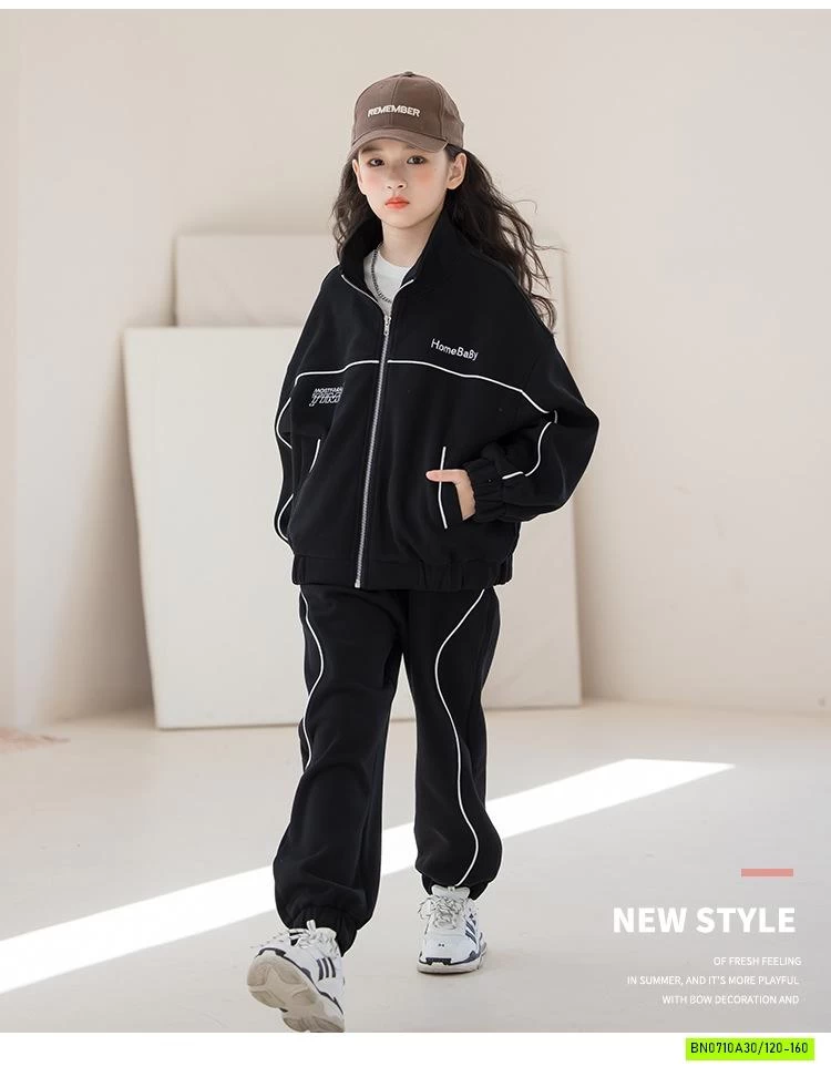 SÉT THỂ THAO ĐEN PHỐI VIỀN TRẮNG