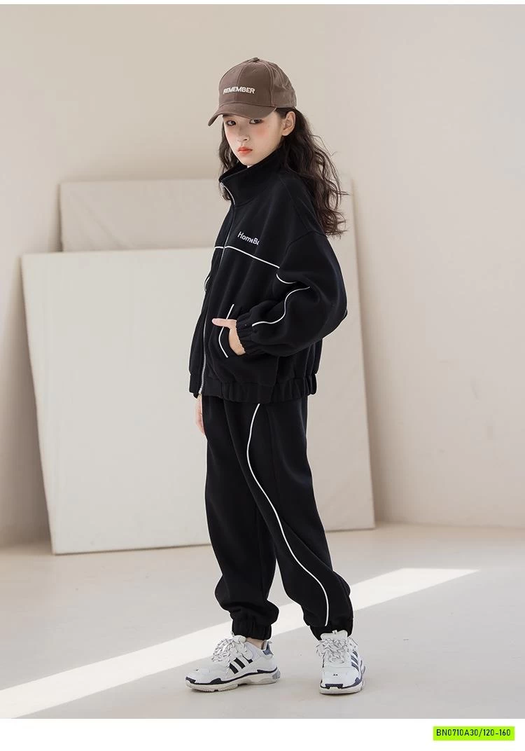 SÉT THỂ THAO ĐEN PHỐI VIỀN TRẮNG