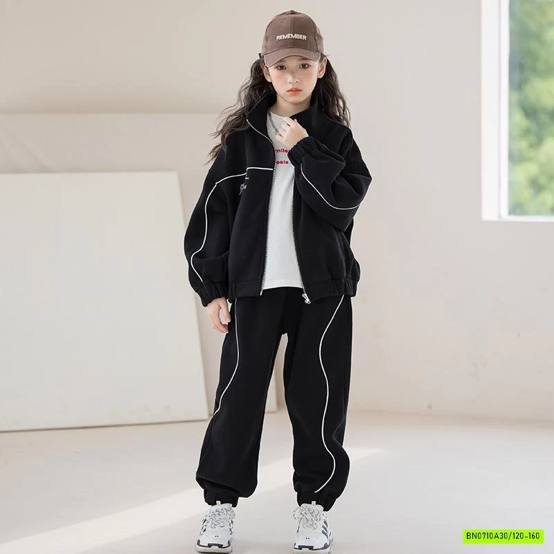 SÉT THỂ THAO ĐEN PHỐI VIỀN TRẮNG