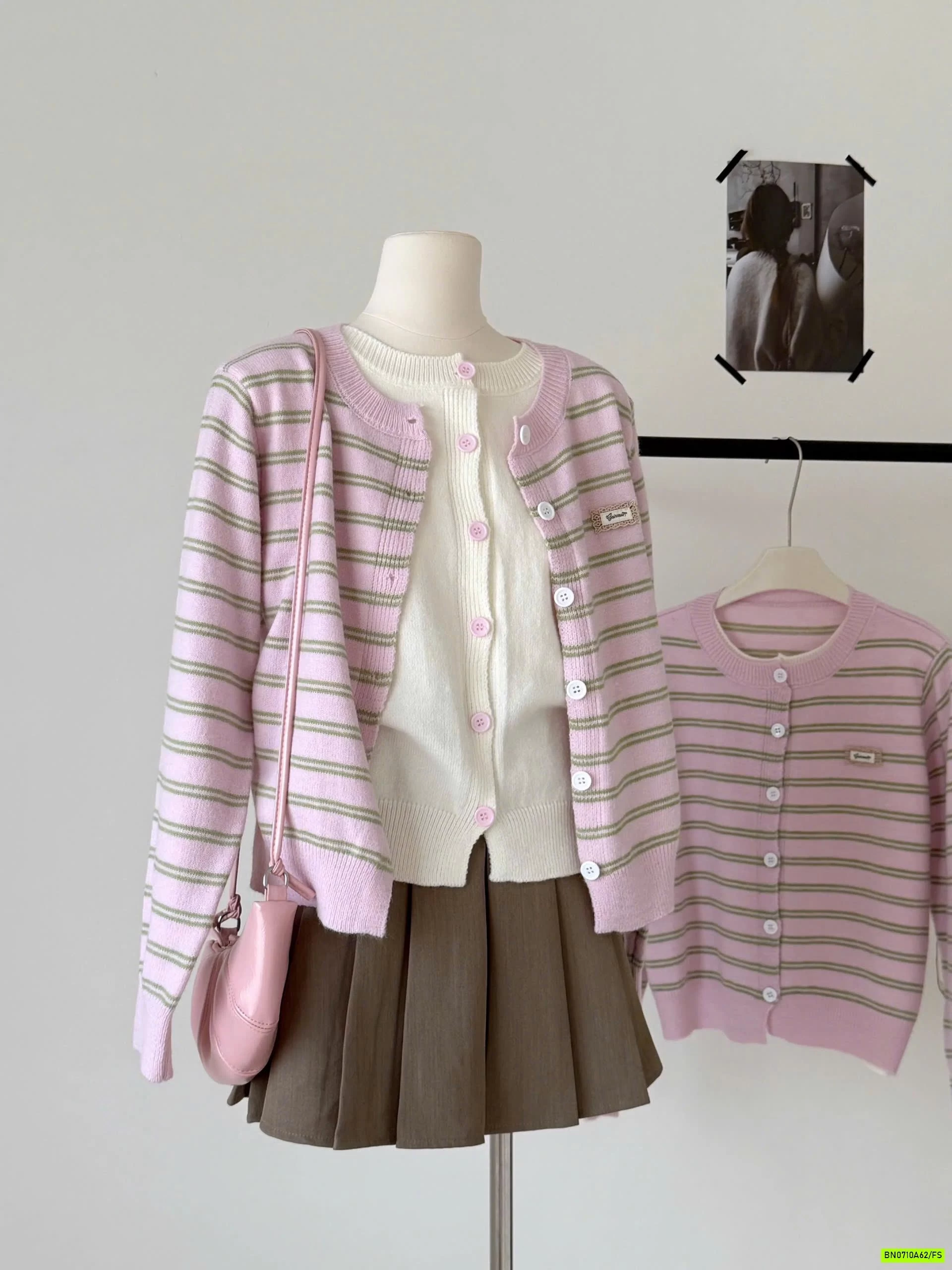 KHOÁC LEN KẺ HỒNG GIẢ 2 LỚP